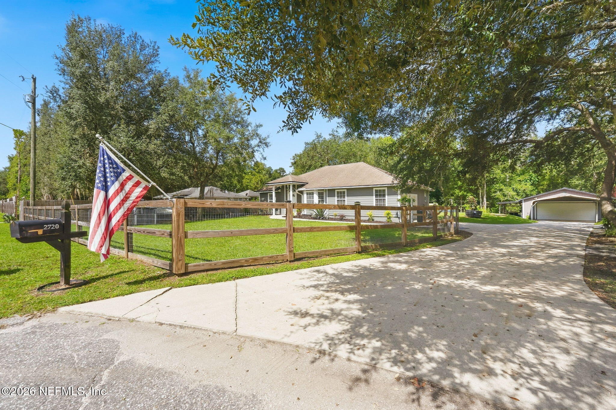 2720 E Fennel Court — photo