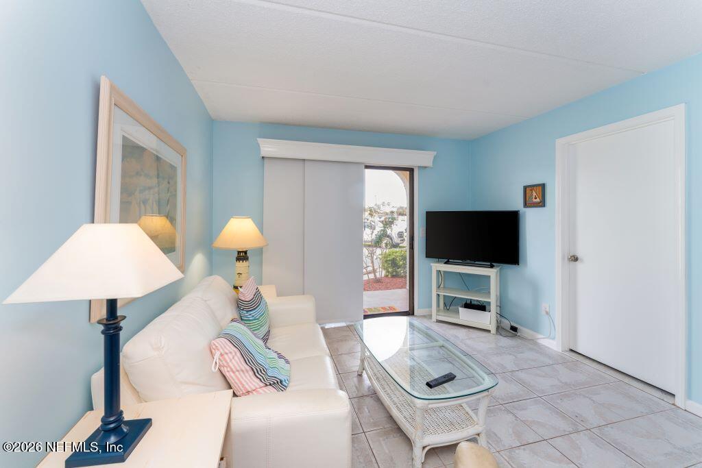880 a1a Beach Boulevard 1105 — photo