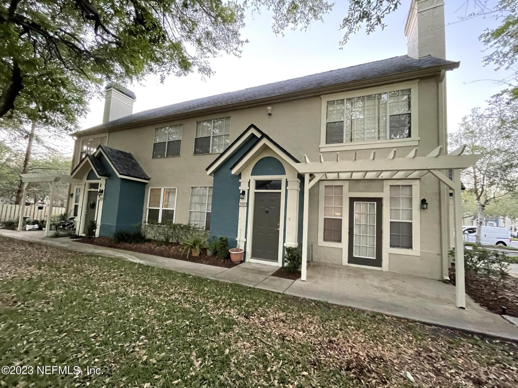 13703 Richmond Park Drive N 2905 — photo