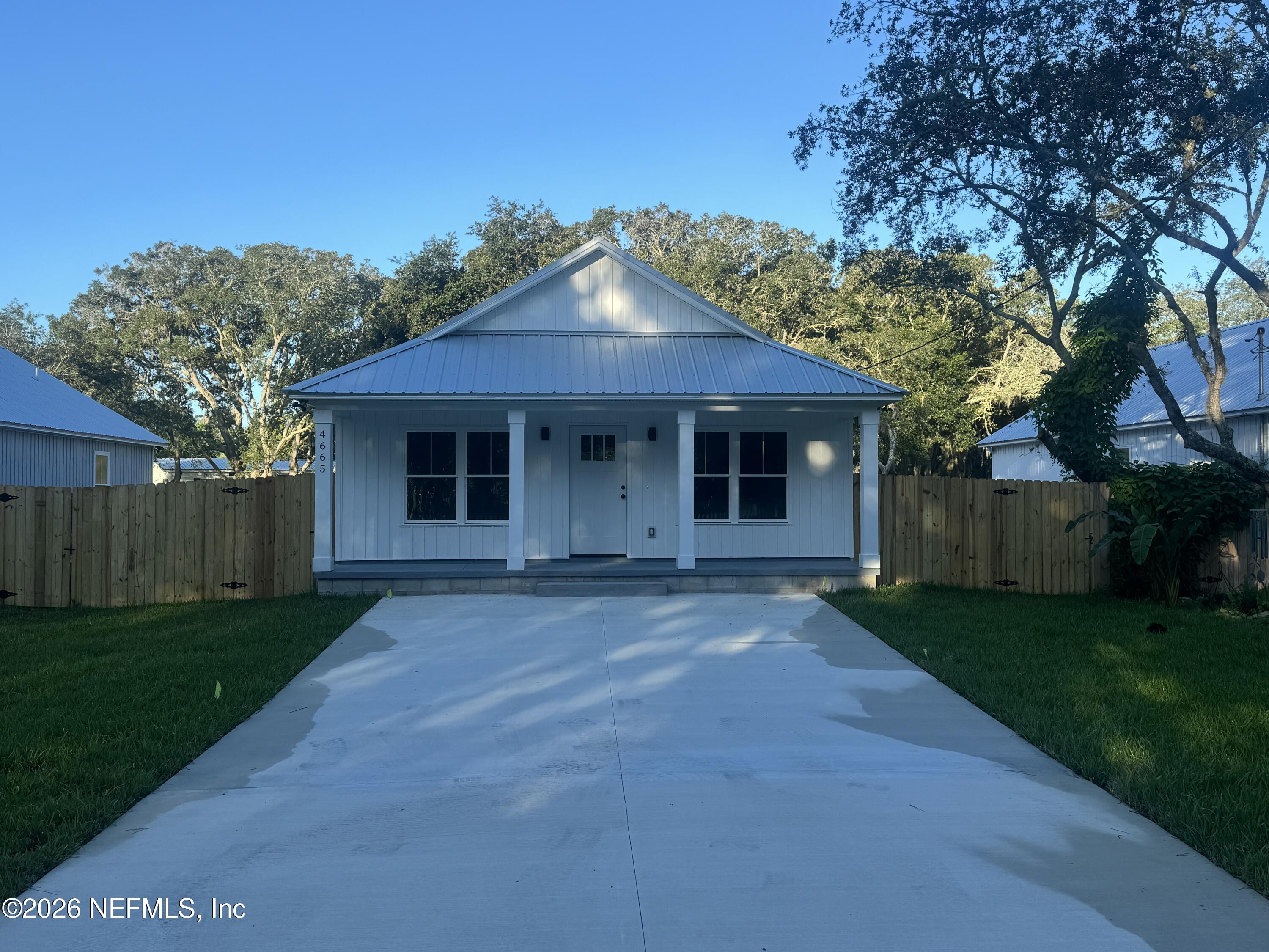 916 Kennedy Drive — photo