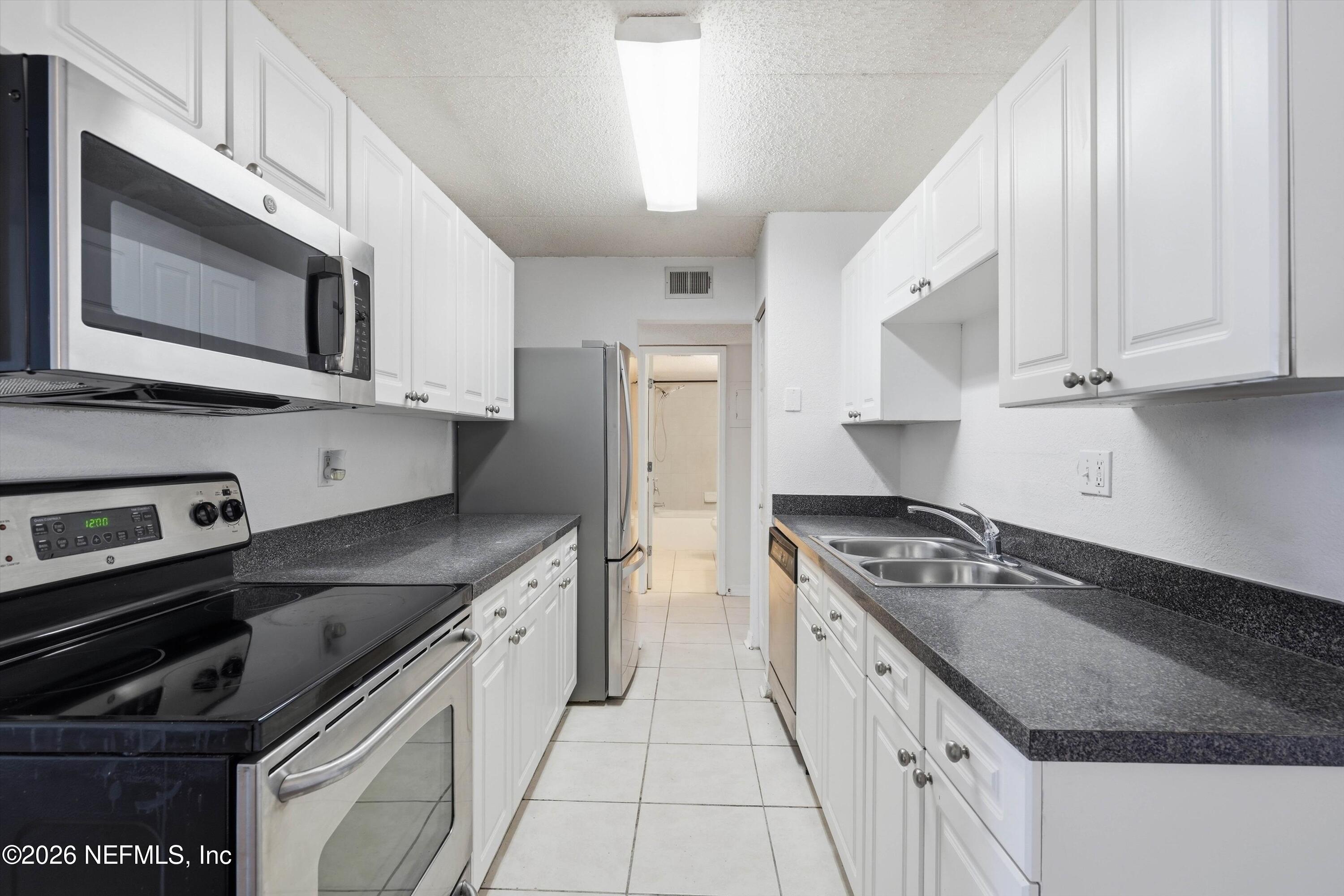 355 Monument Road 10 D1 — photo