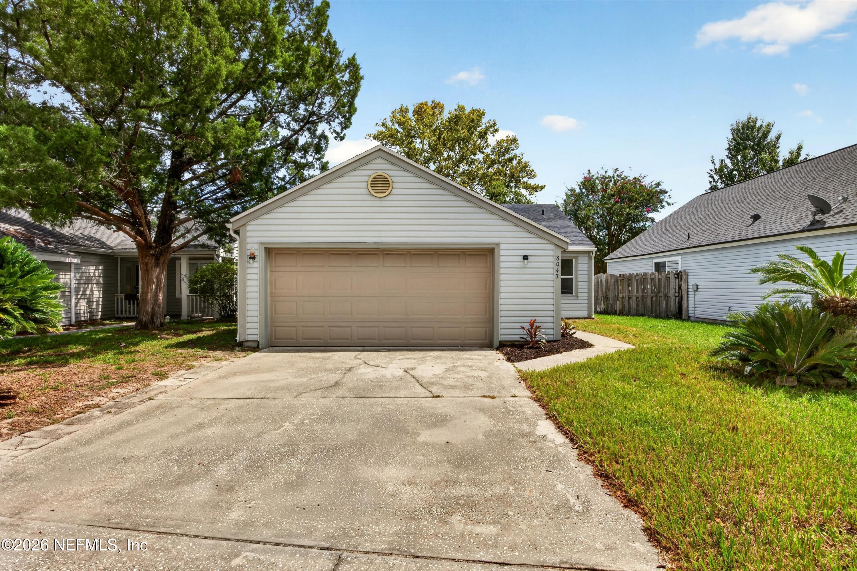 8047 Mactavish Way E — photo