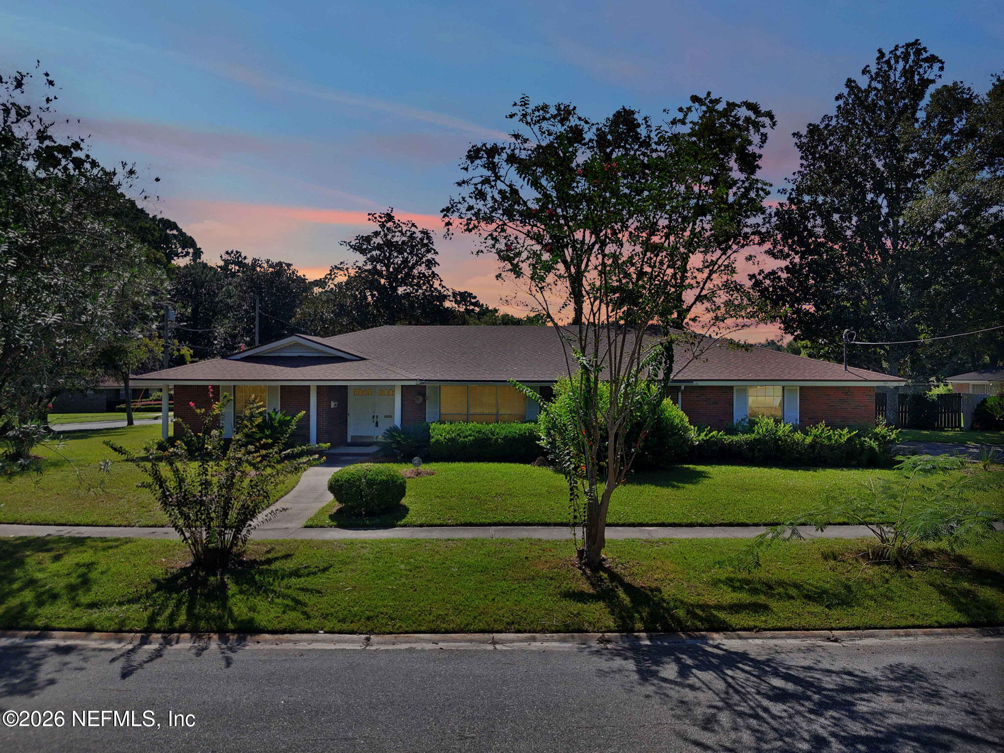 1207 Jamaica Court — photo
