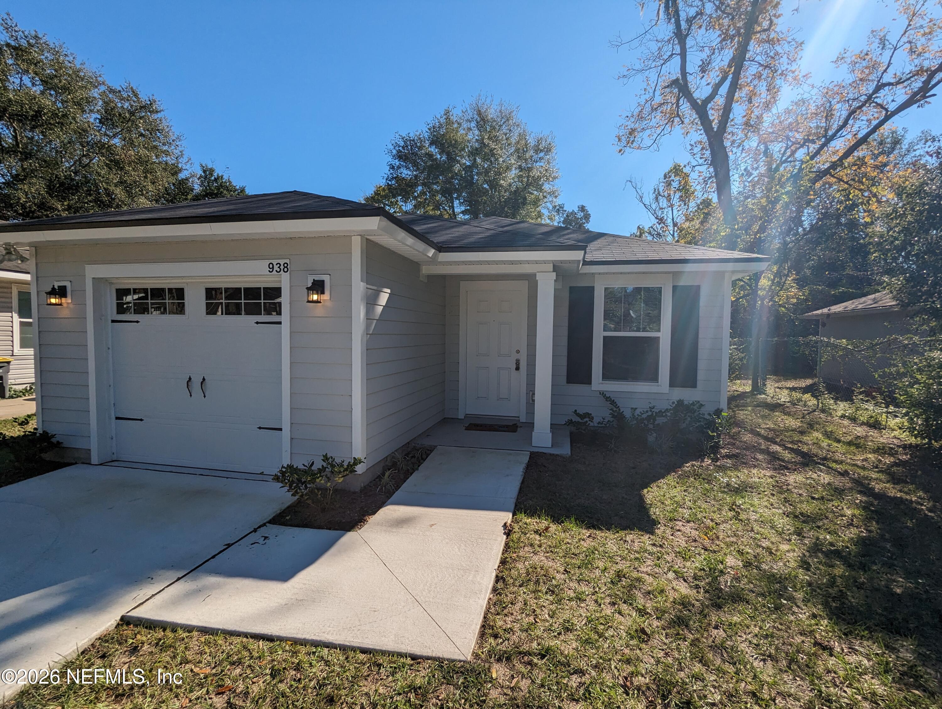 938 Ardoon Street — photo