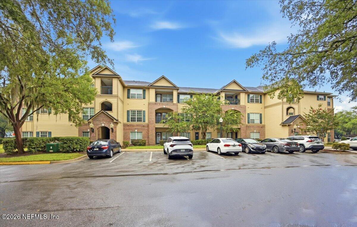 7800 Point Meadows Drive 231 — photo