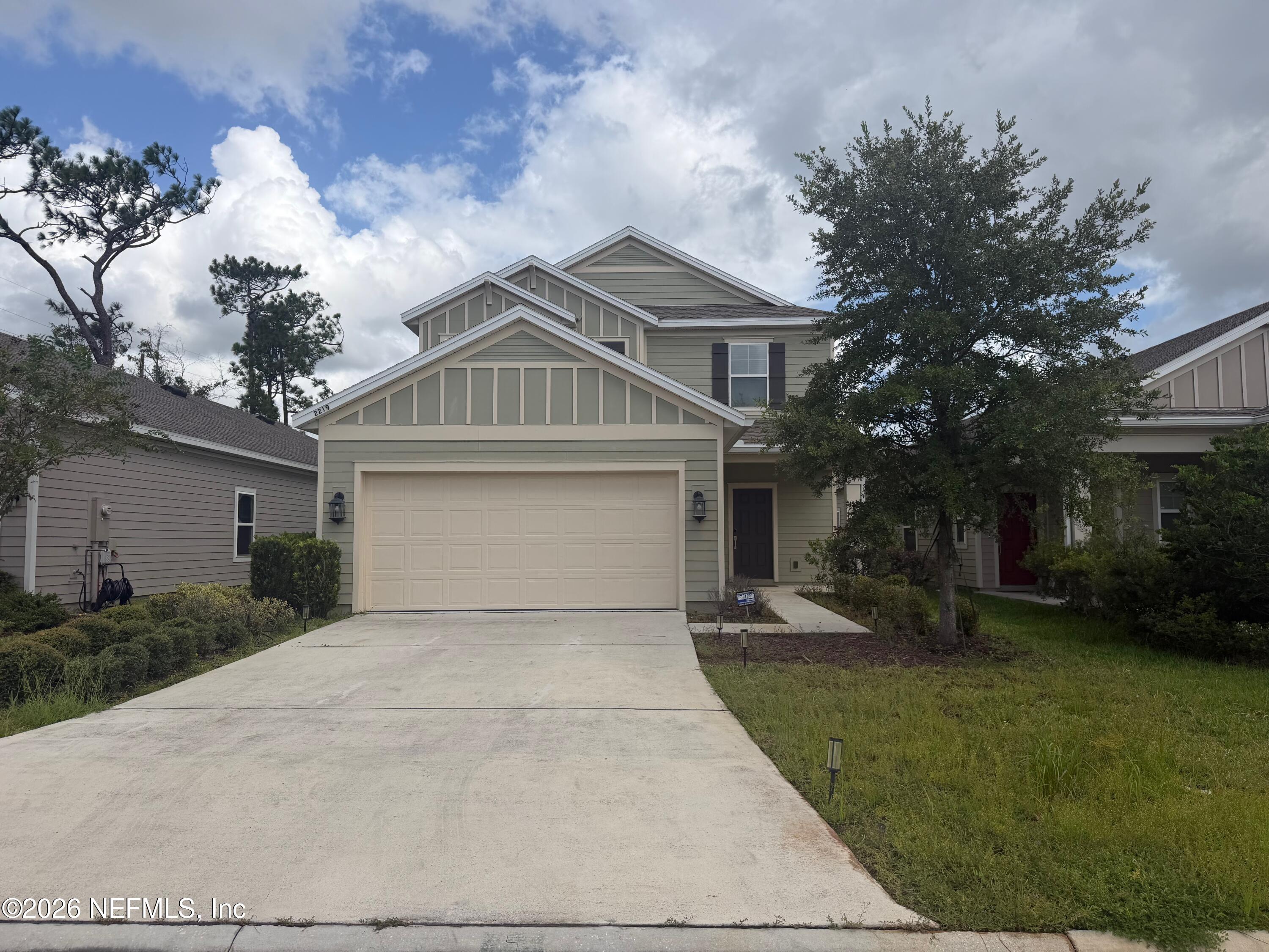 2219 Major Oak Street — photo