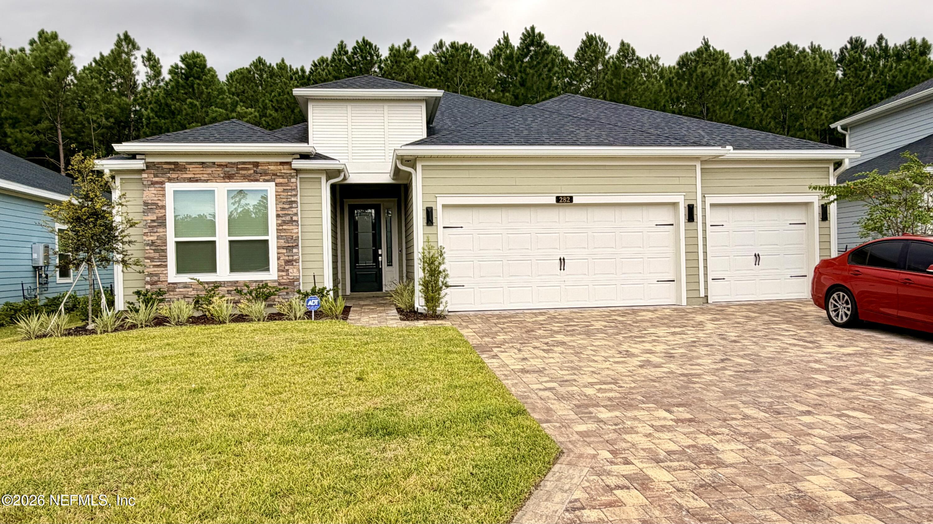 282 Higgins Loop — photo