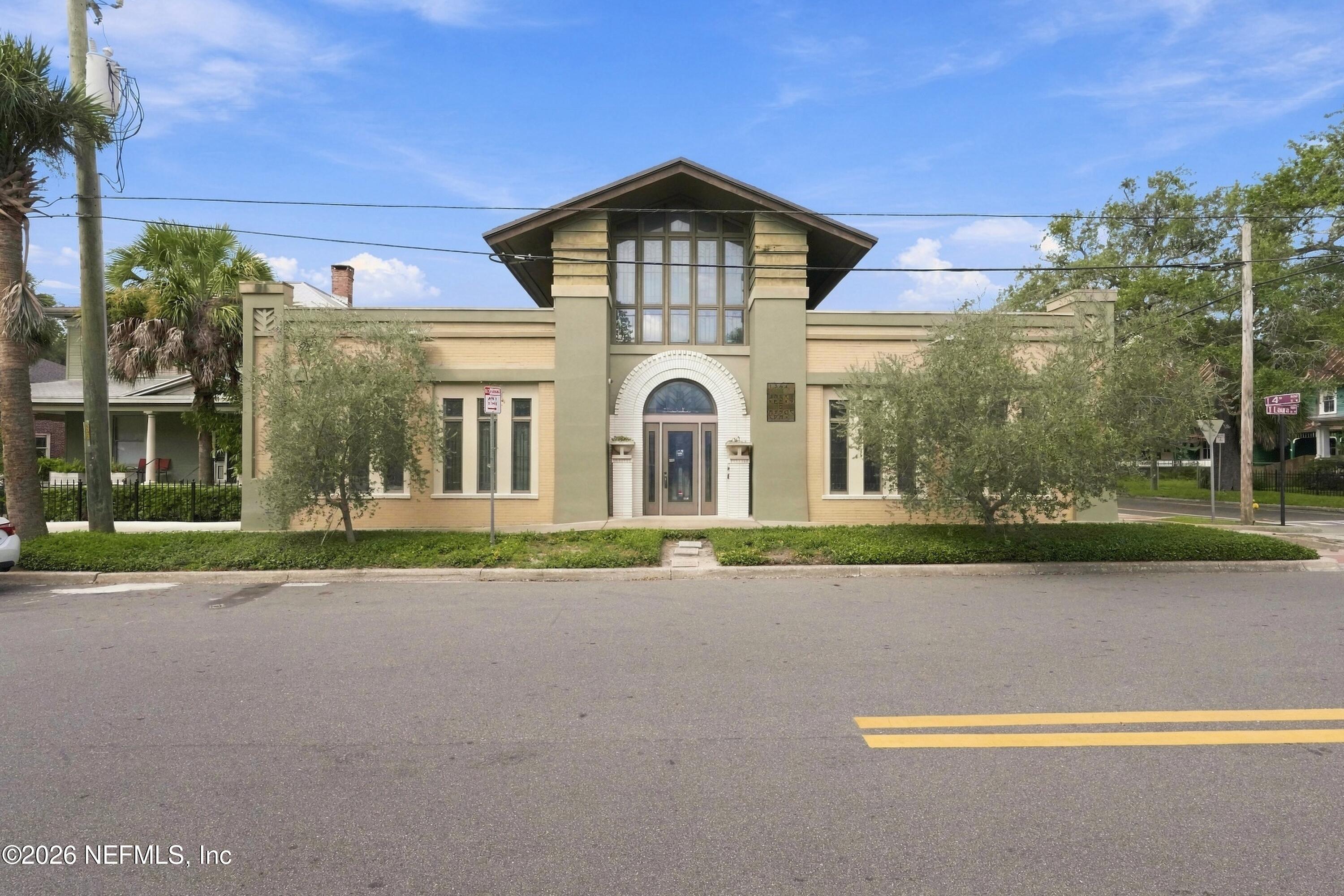 1354 N Laura Street — photo