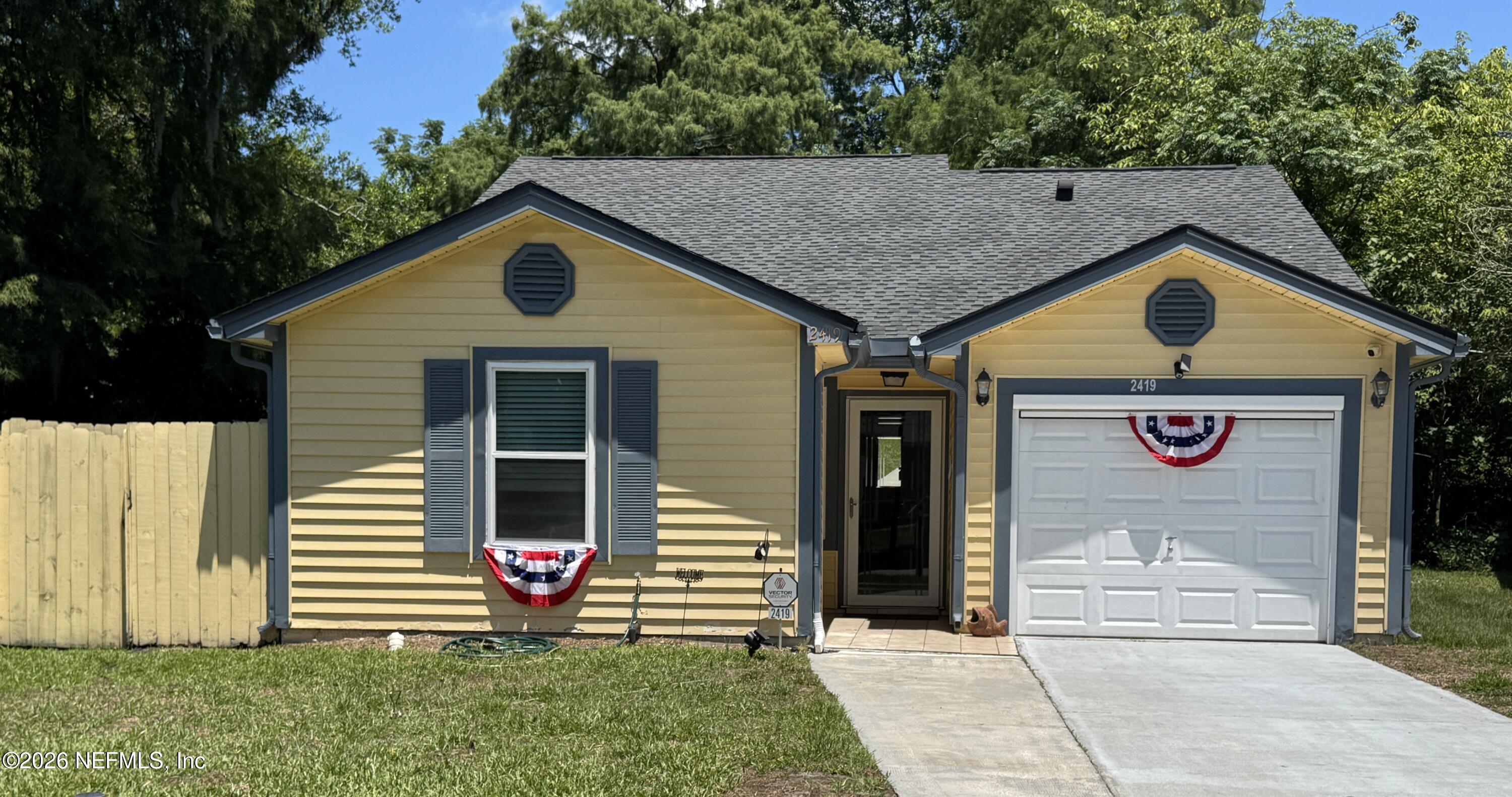 2419 Wattle Tree Road E — photo