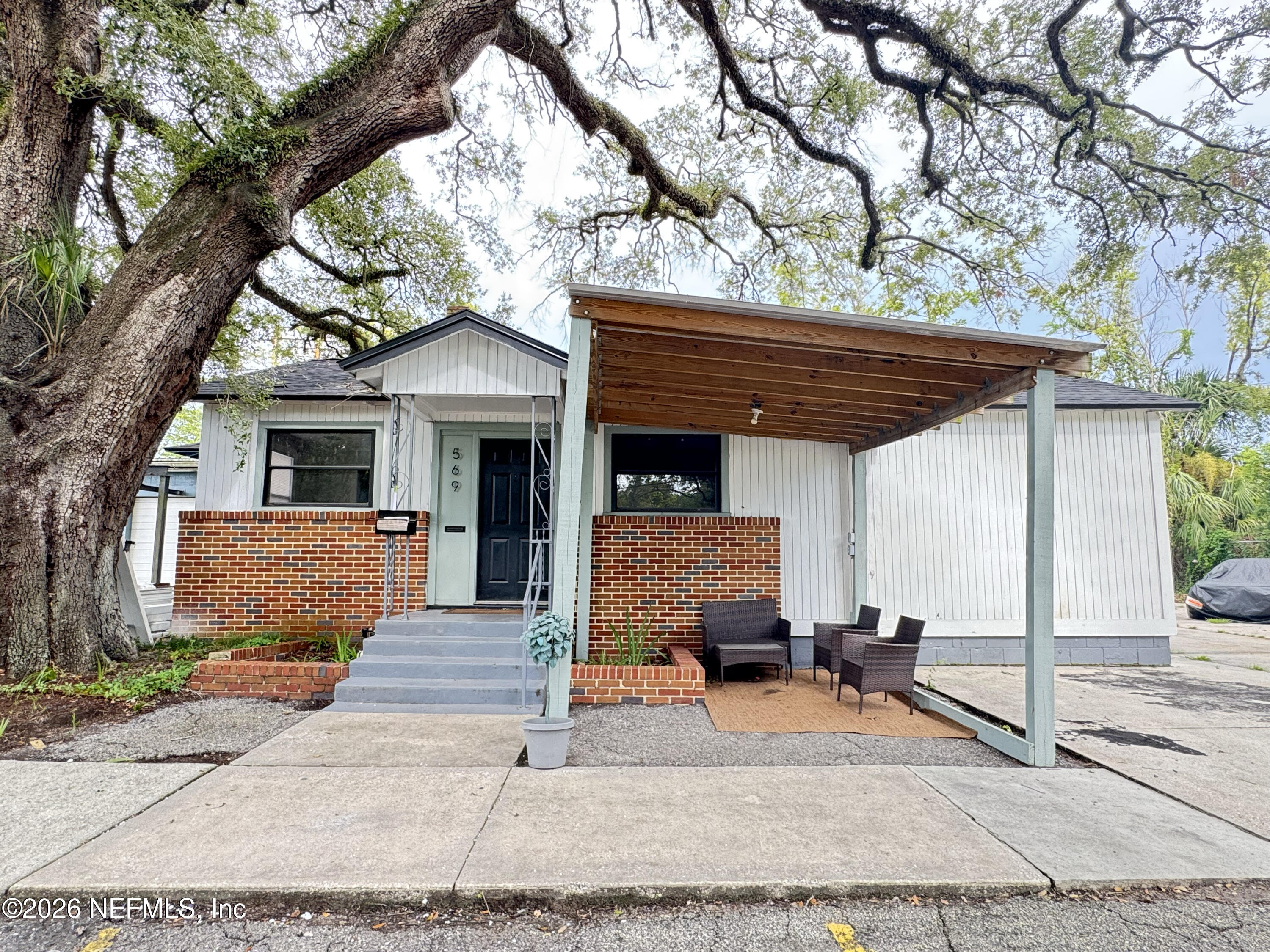 569 Broward Street — photo