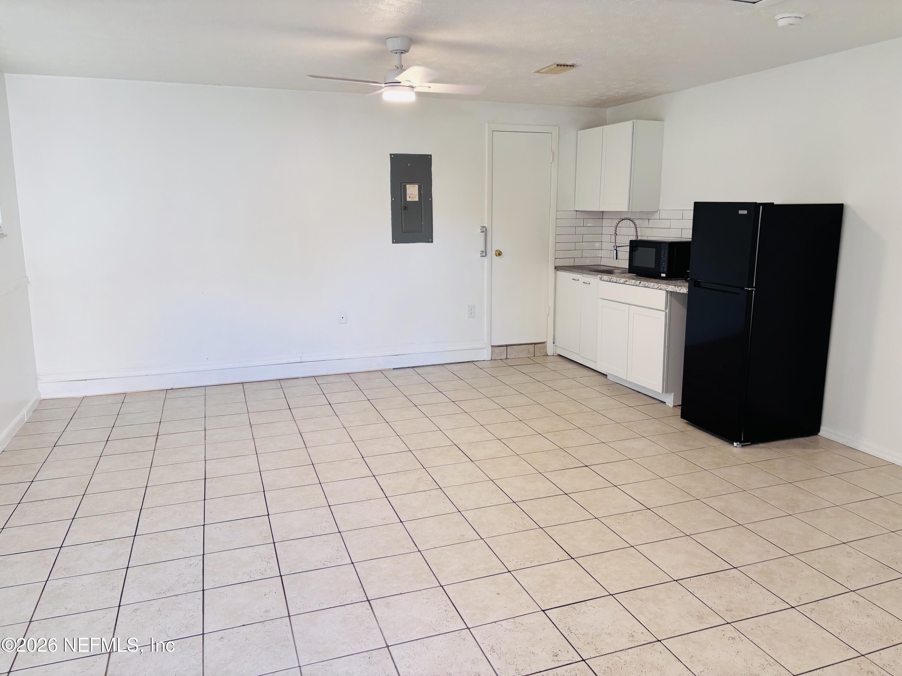 8774 Country Creek Boulevard — photo