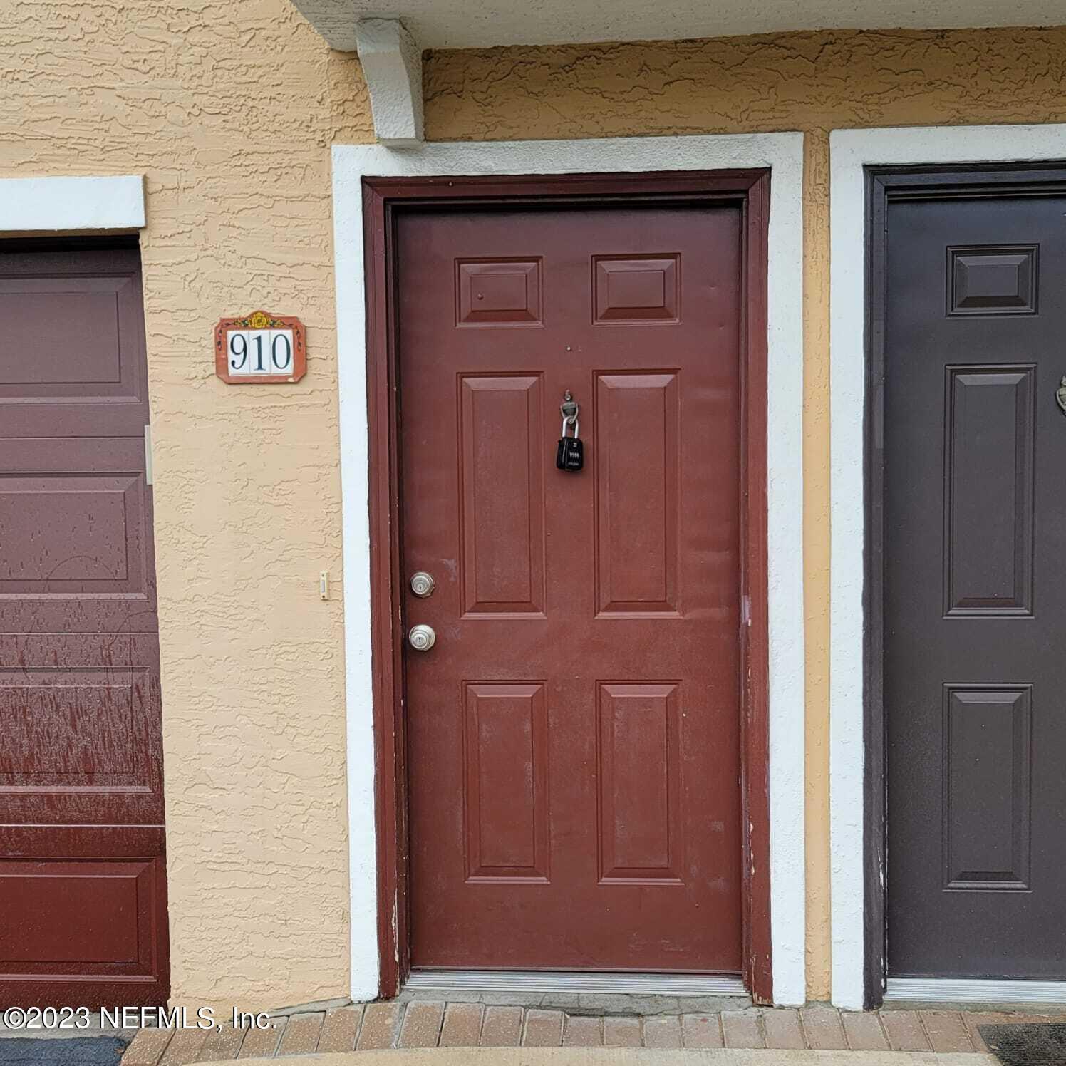 10075 Gate Parkway N 910 — photo