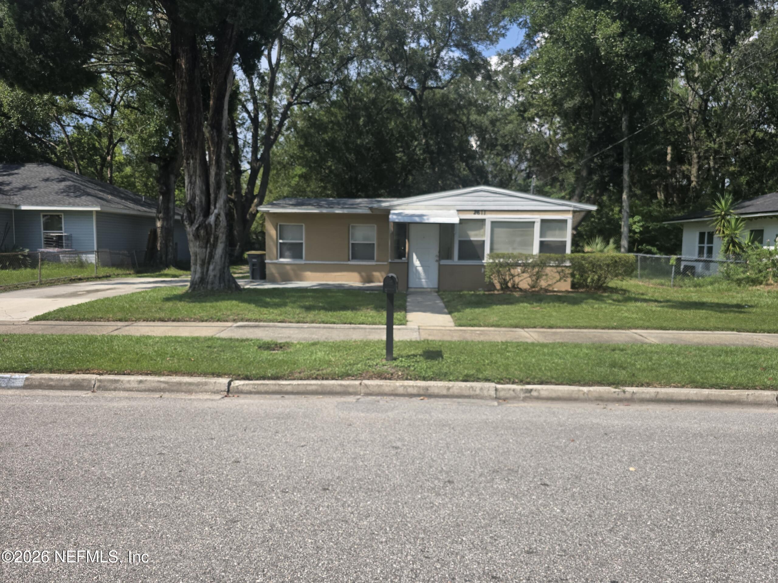 2611 Beaverbrook Place — photo