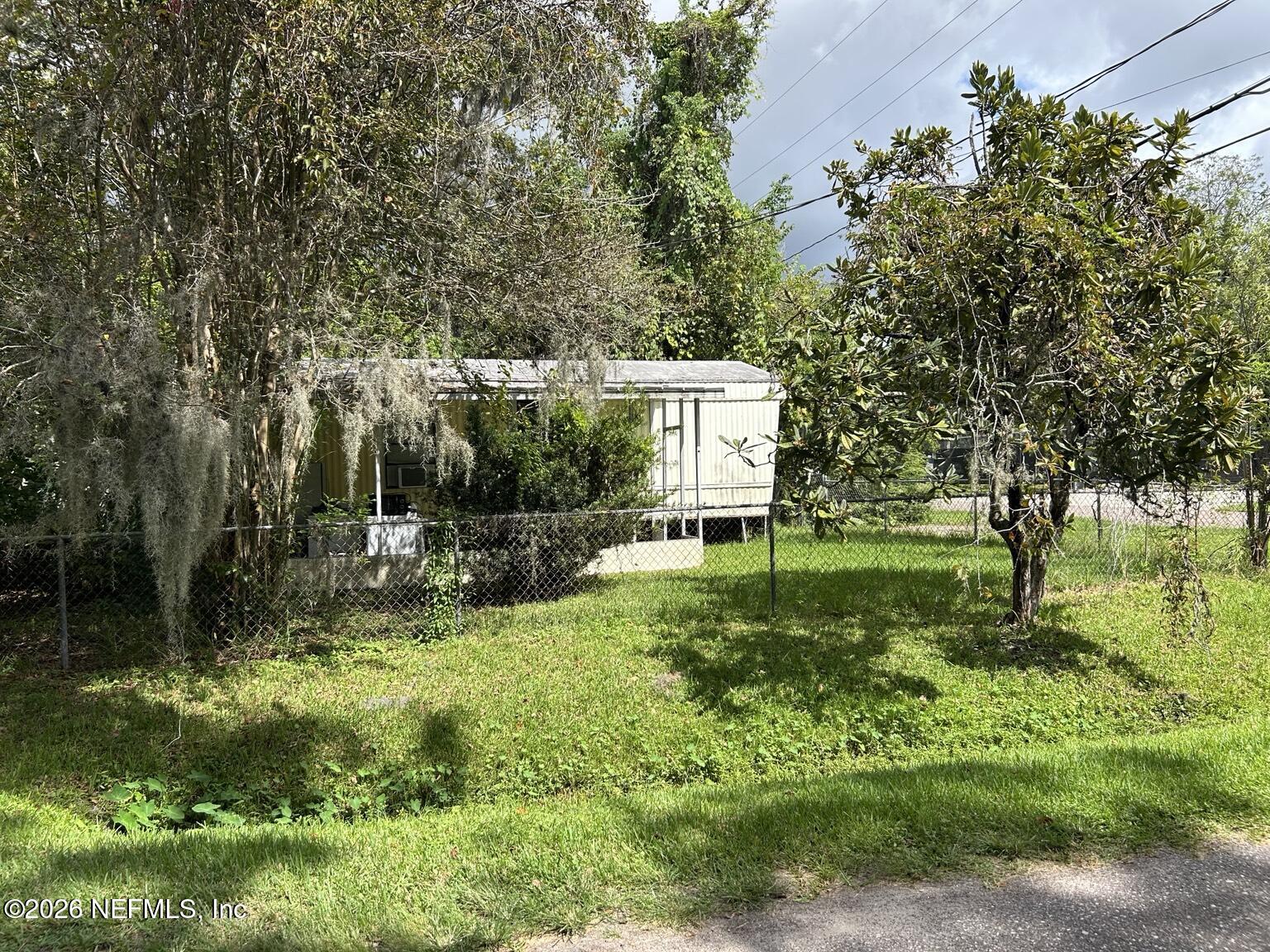 492 Roberts Street — photo