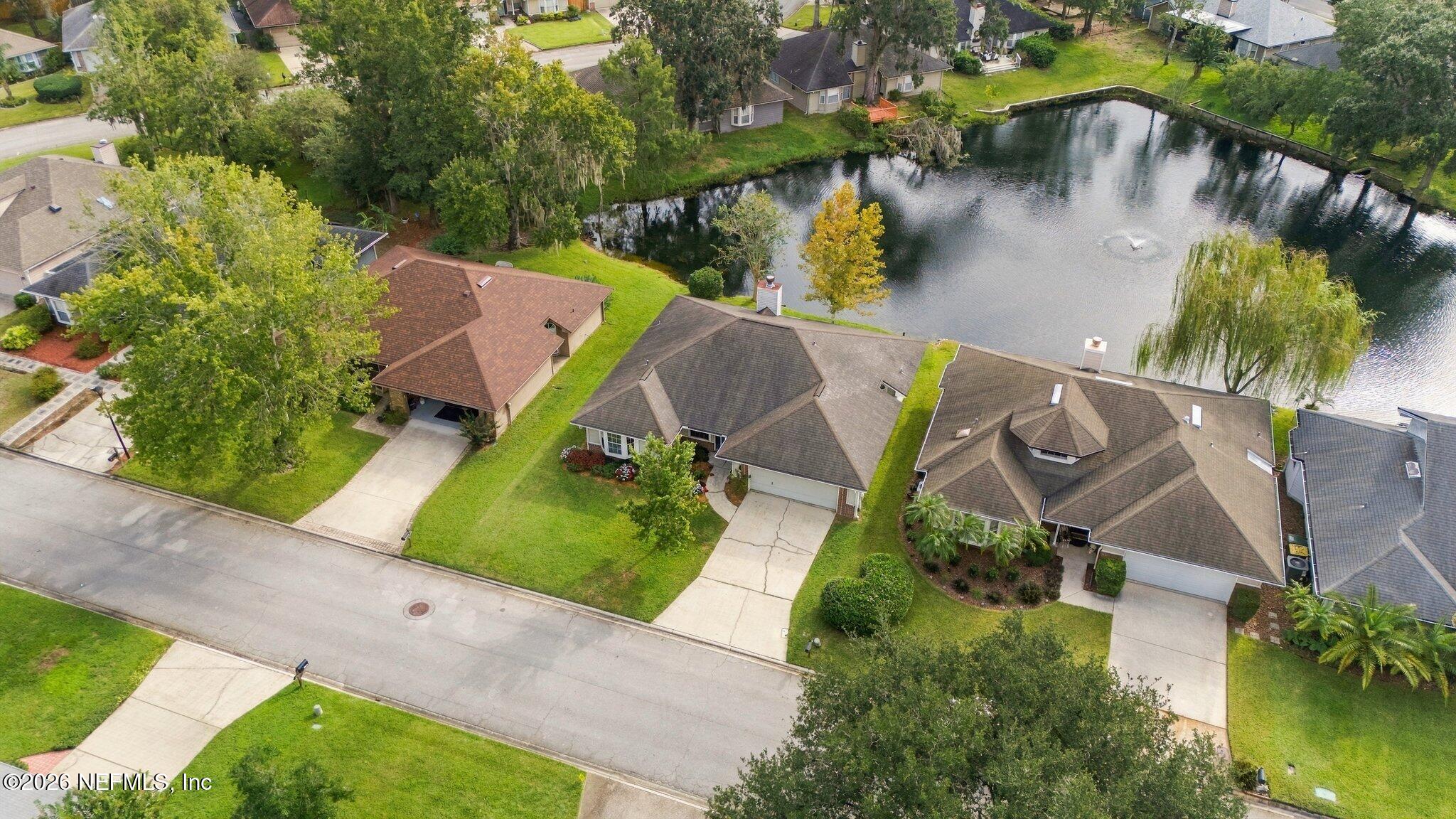 11405 Beecher Circle W — photo