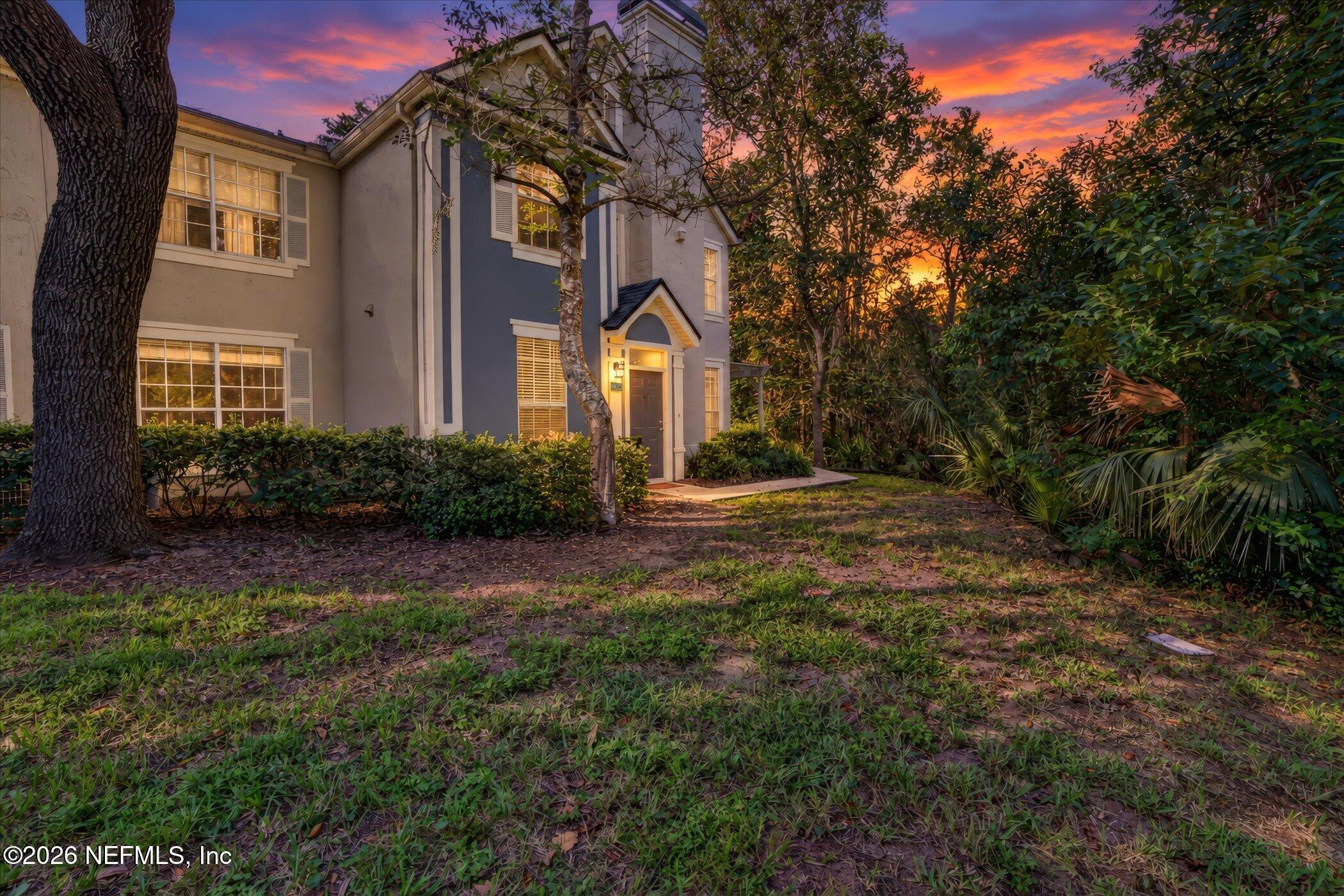 13703 Richmond Park Drive N 2304 — photo