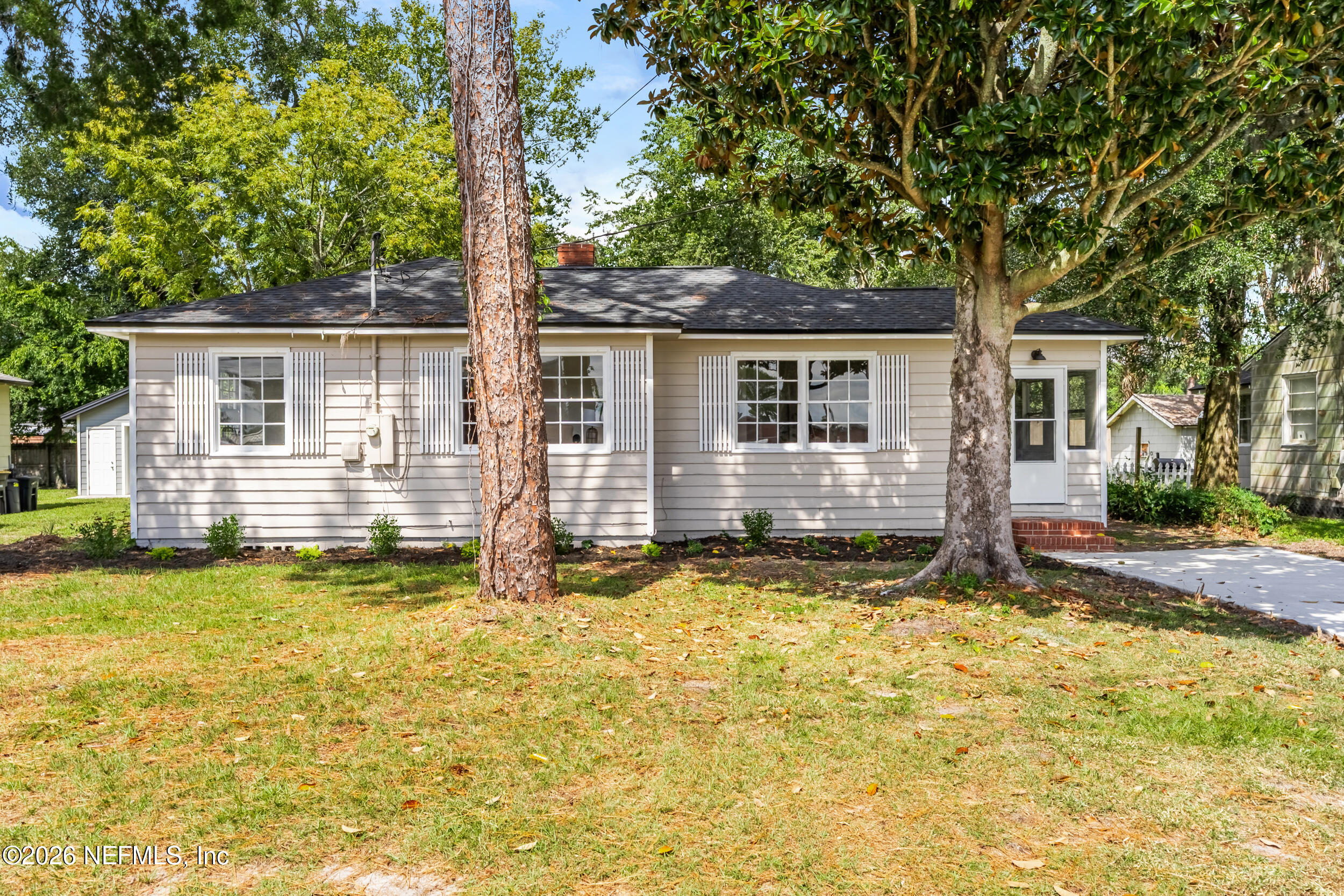 4609 Cambridge Road — photo