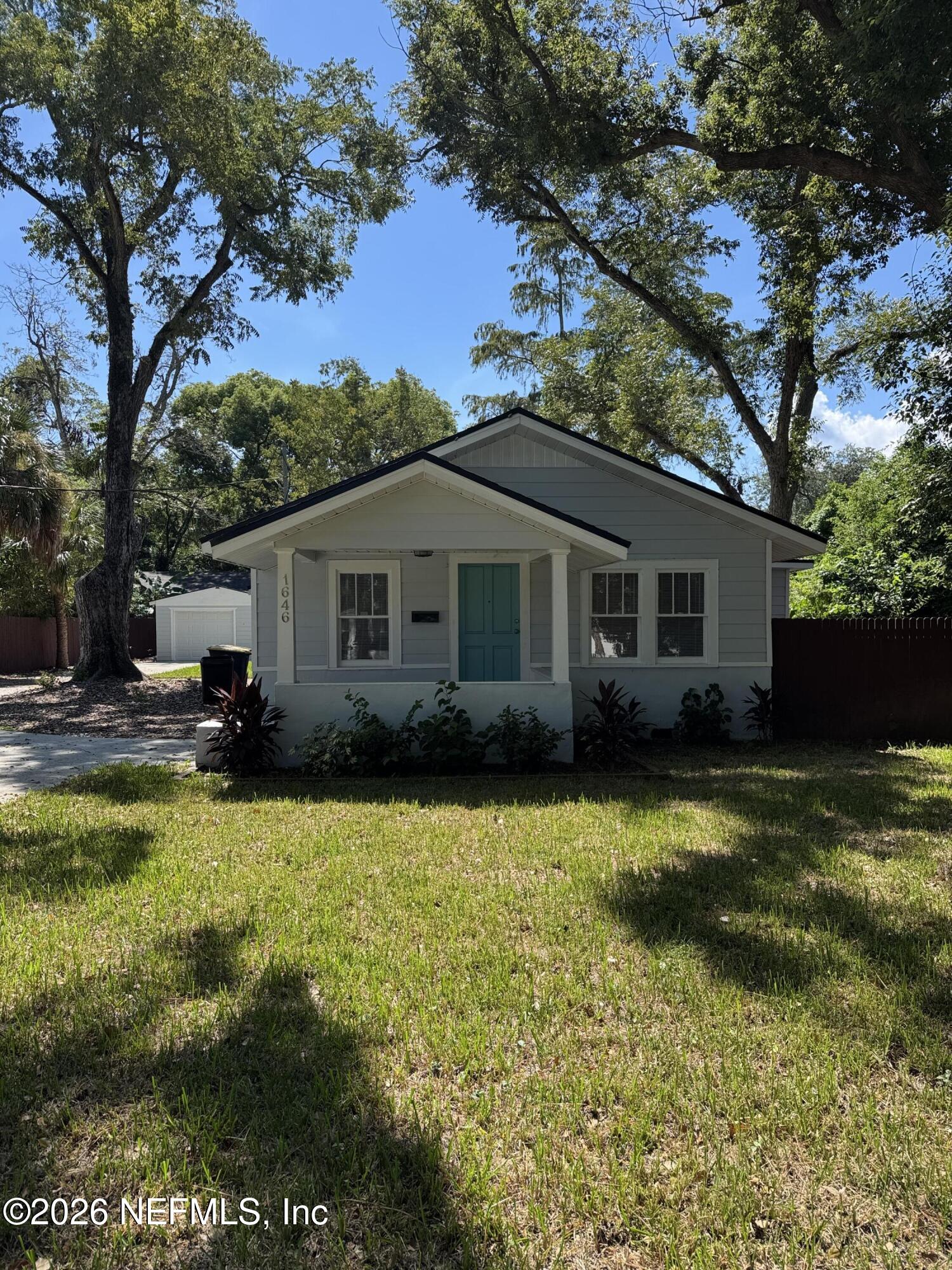 1646 Davidson Street — photo