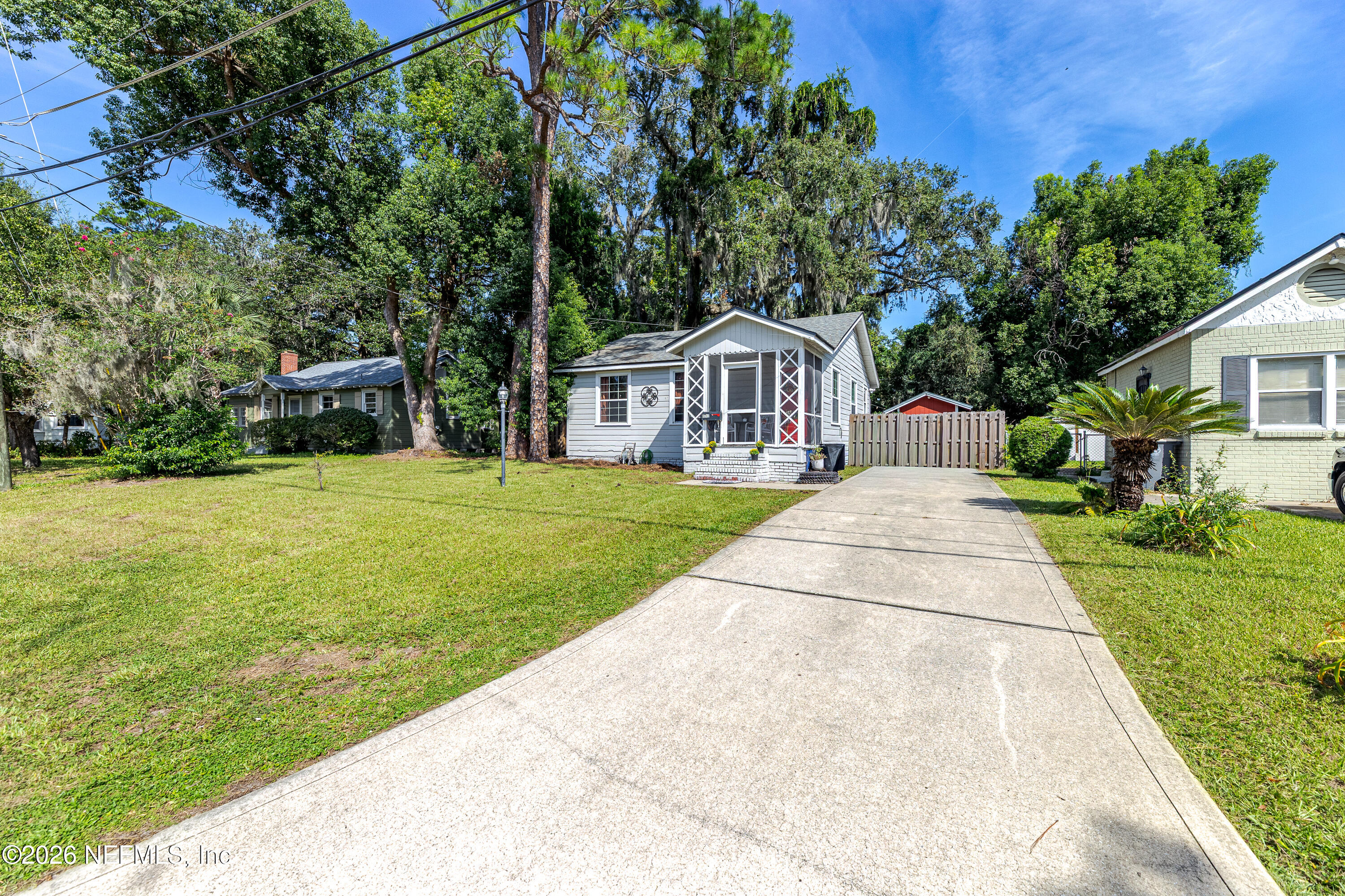 1711 Orlando Circle N — photo