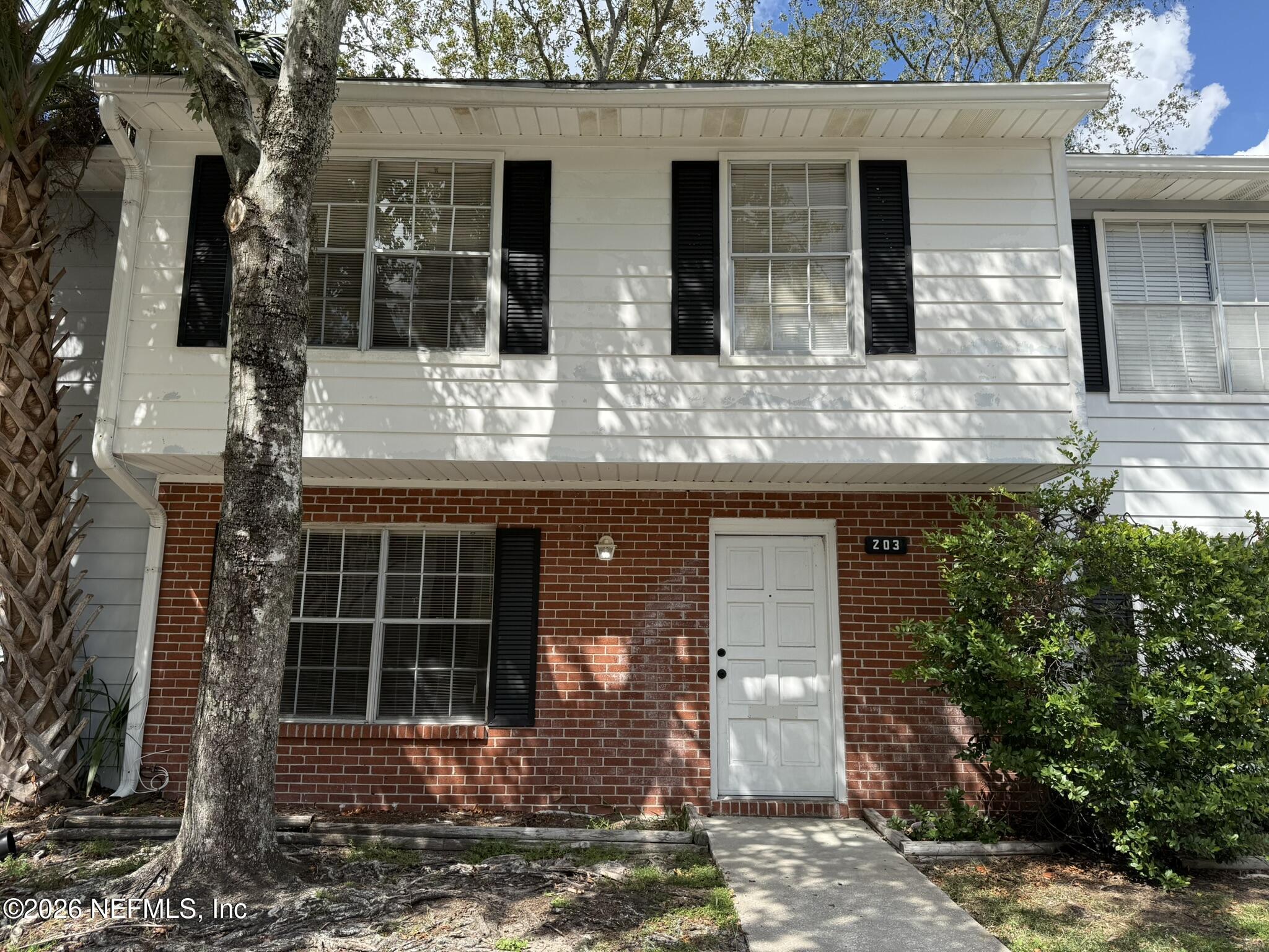 203 Kettering Court — photo