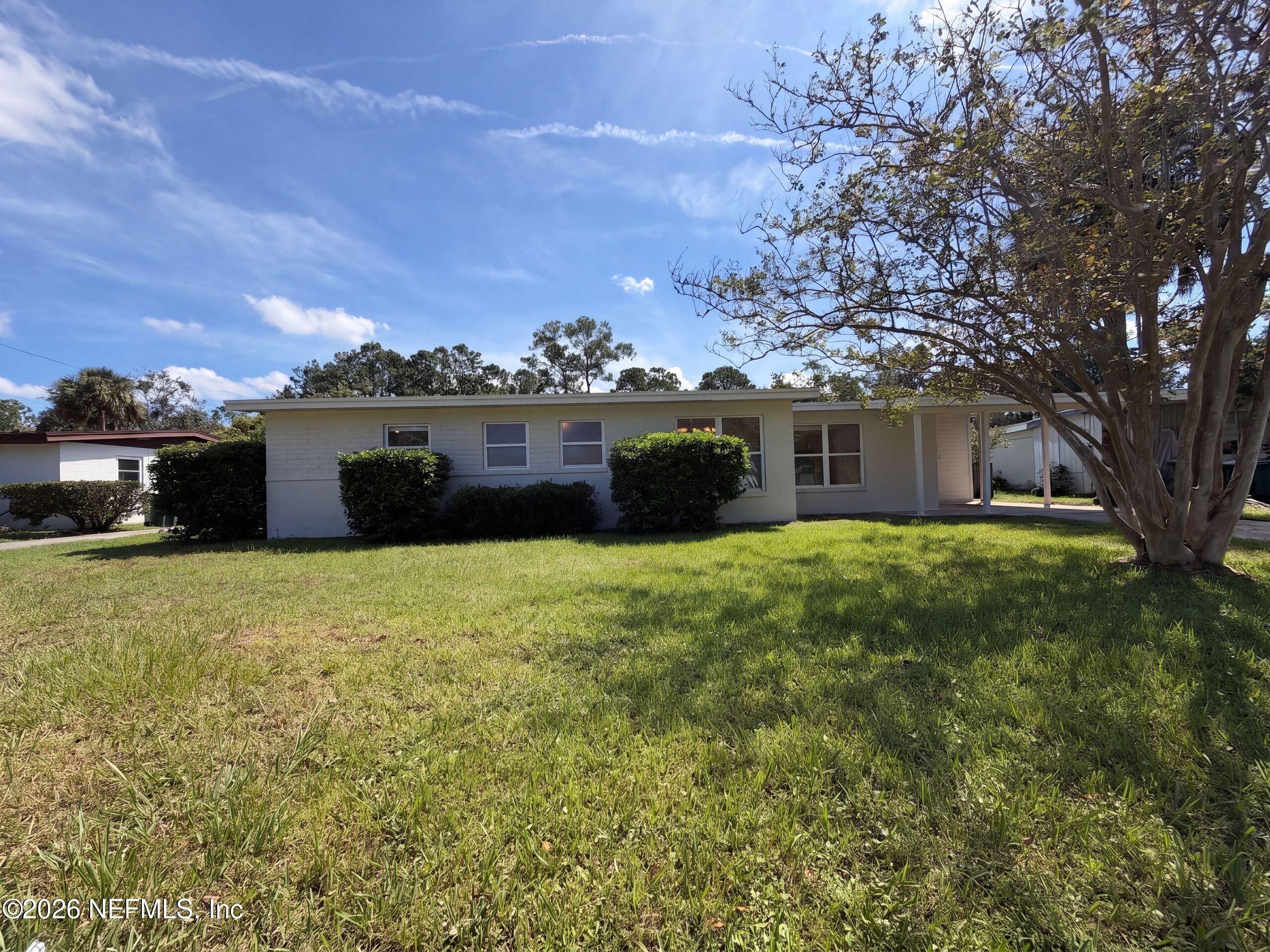 1737 Hawaii Drive E — photo