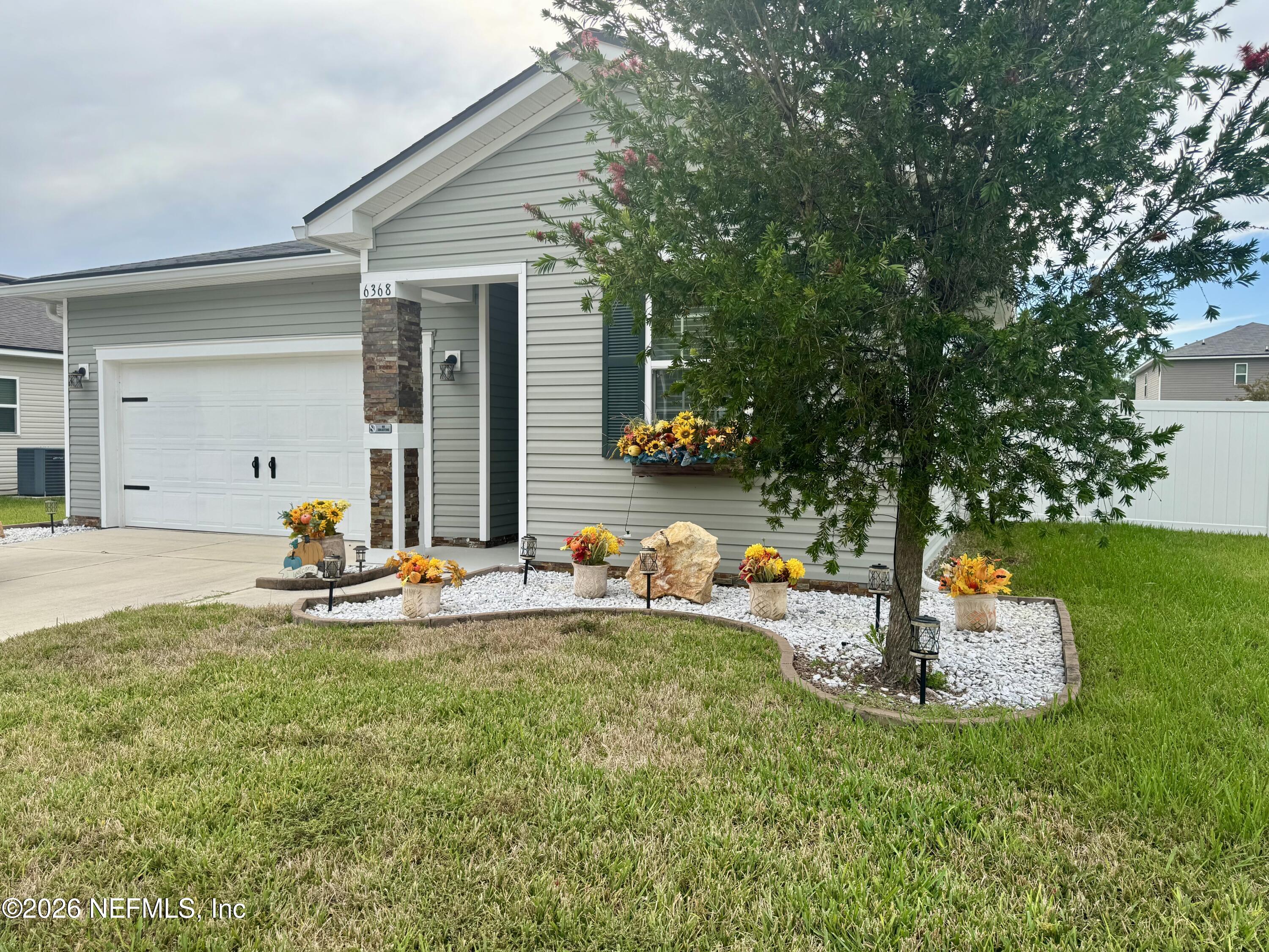 6368 Thatcher Lane — photo