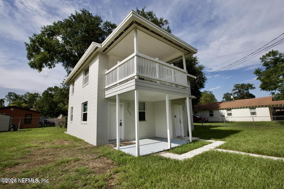 1709 Dot Street — photo