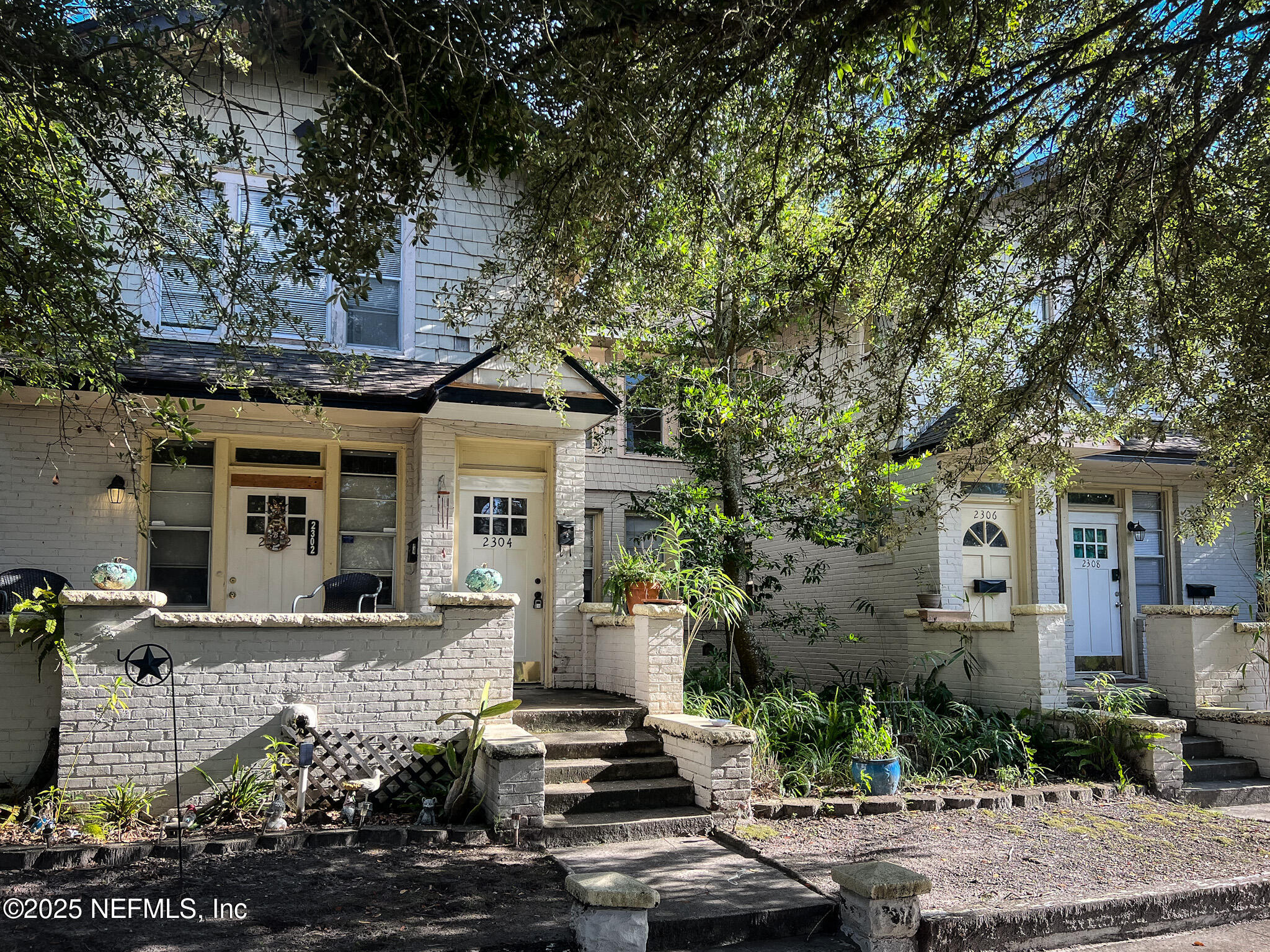 2304 College Street — photo