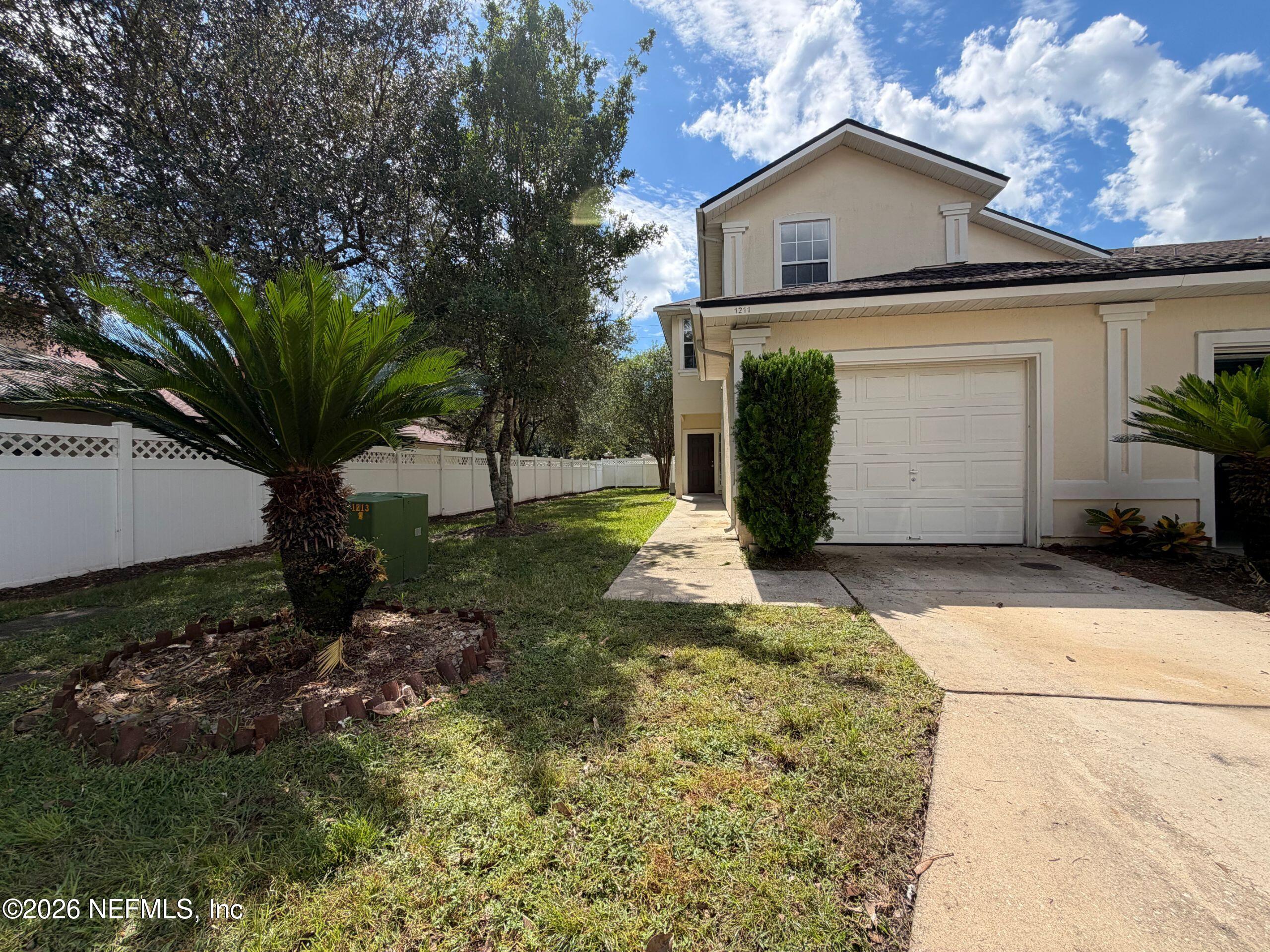 1211 Southern Stream Court — photo