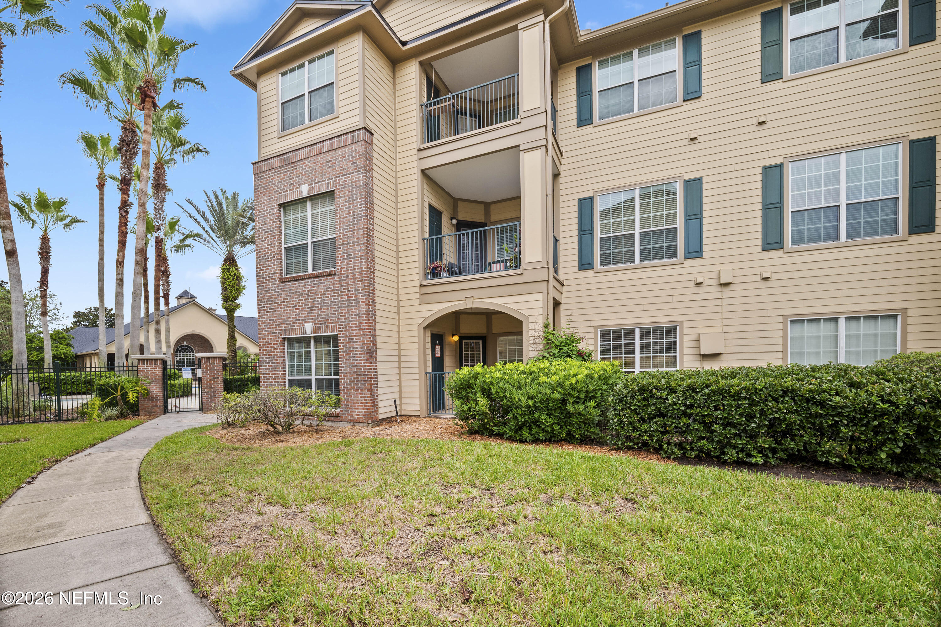 7800 Point Meadows Drive Unit 1017 — photo