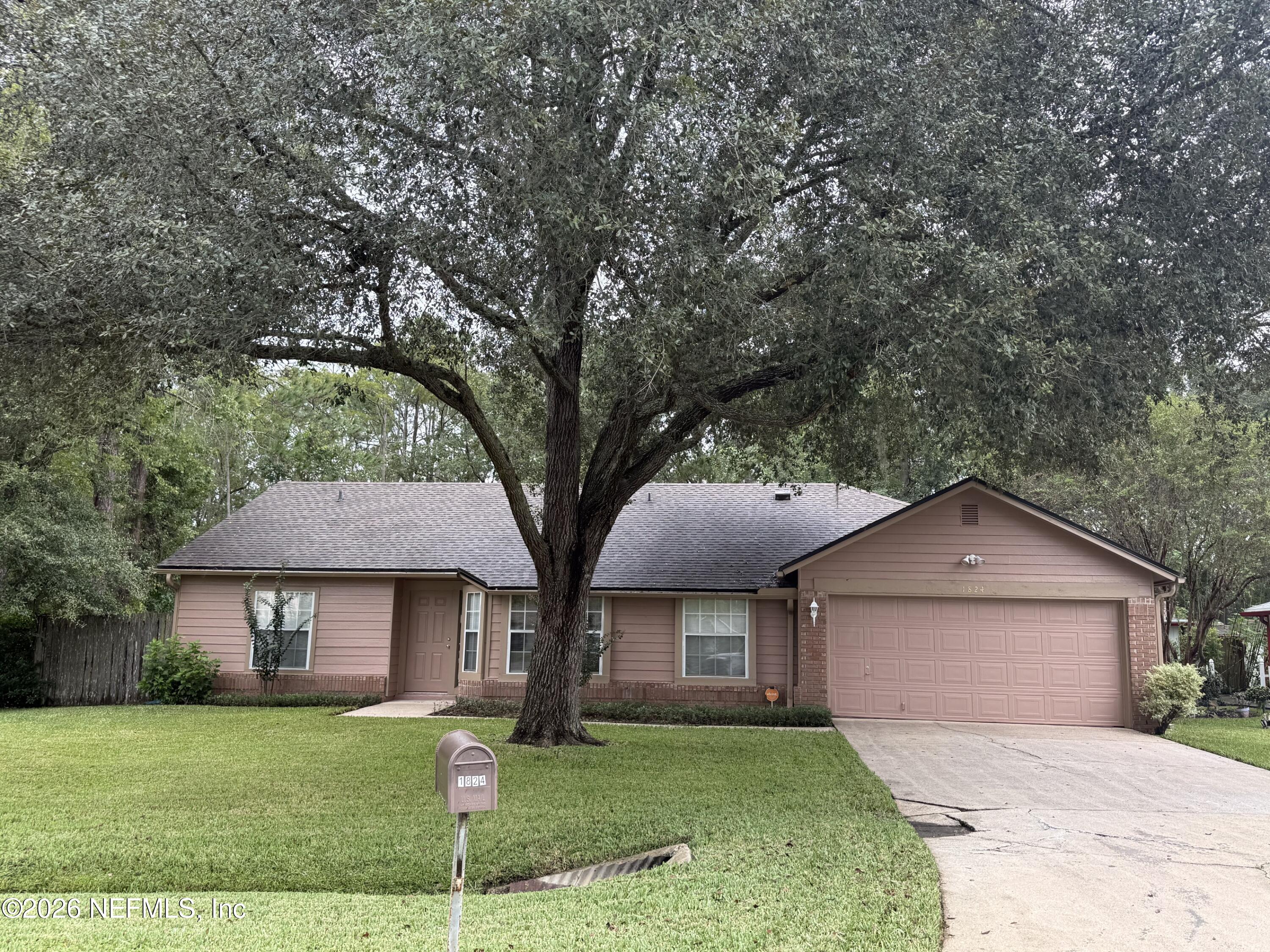 1824 Hollars Place — photo