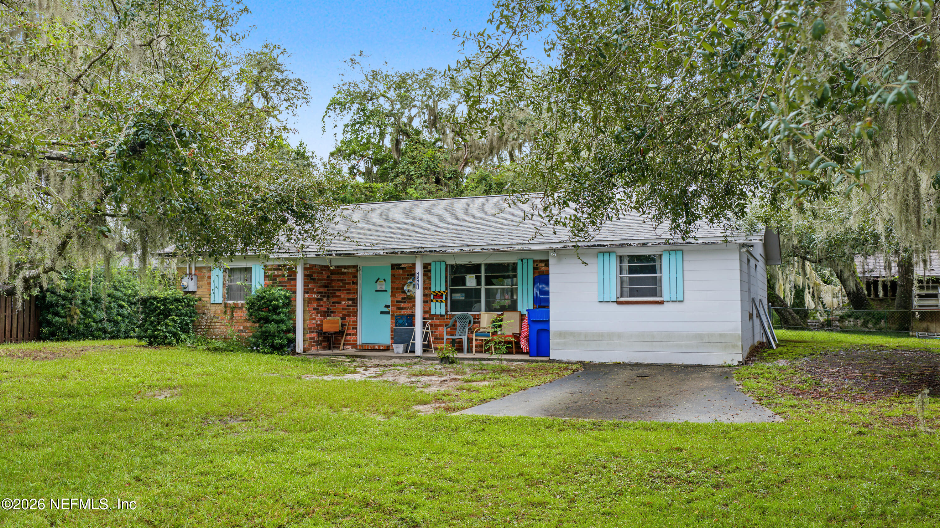 2551 Hydrangea Street — photo