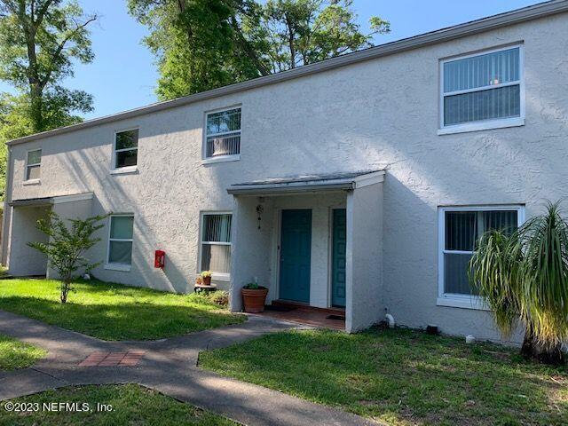52 Masters Drive Unit a — photo