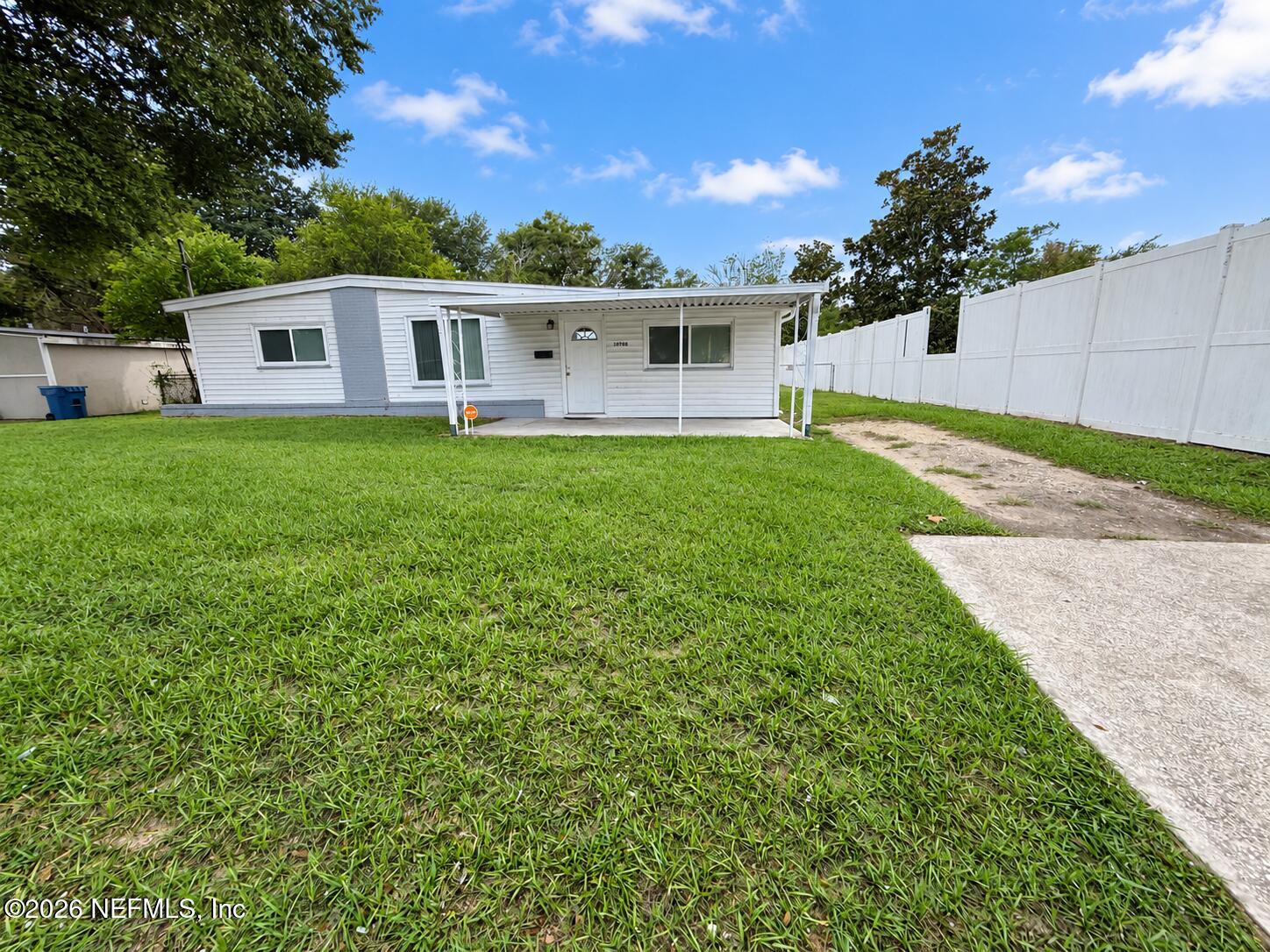10708 Briarcliff Road E — photo