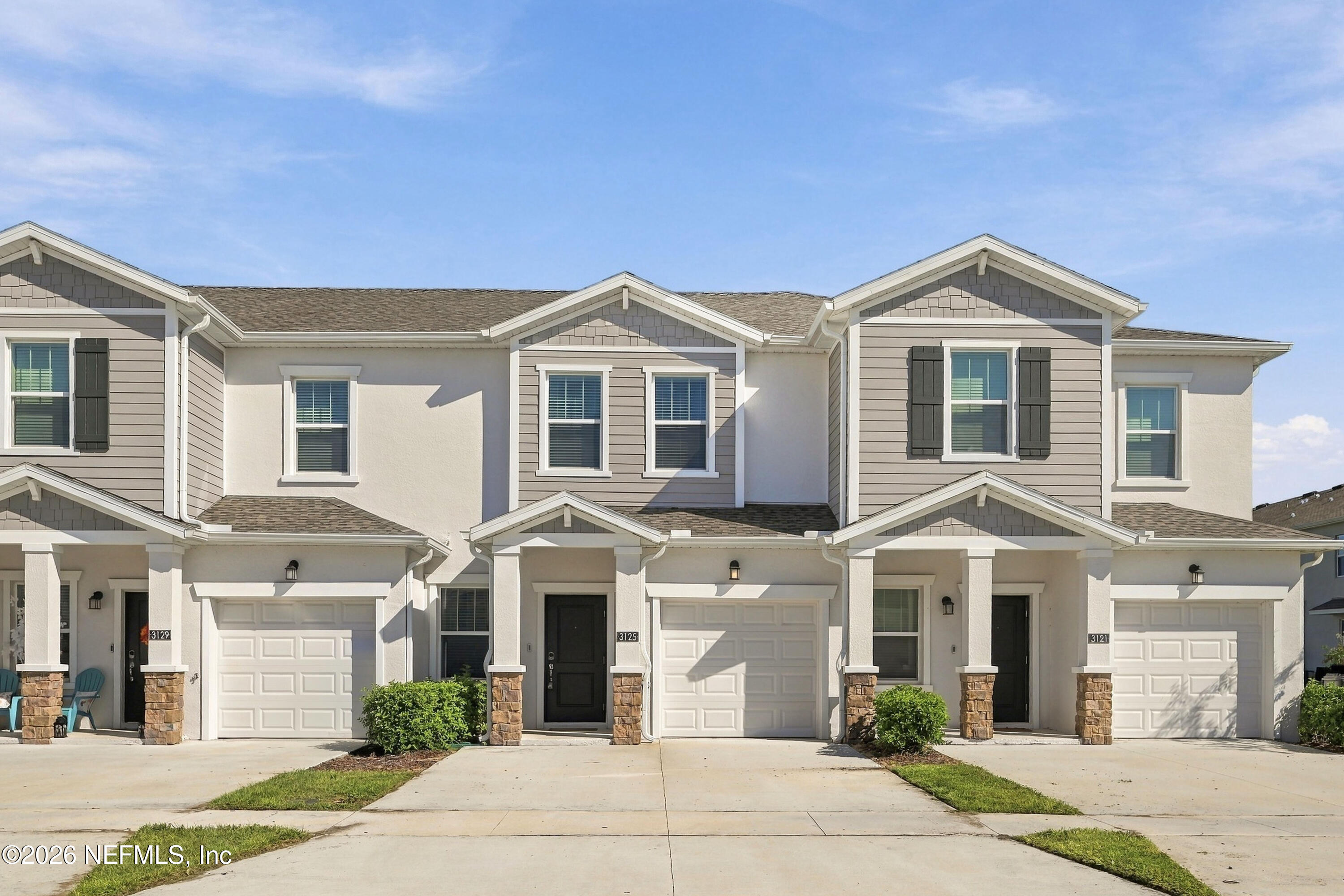 3125 Laurent Loop — photo