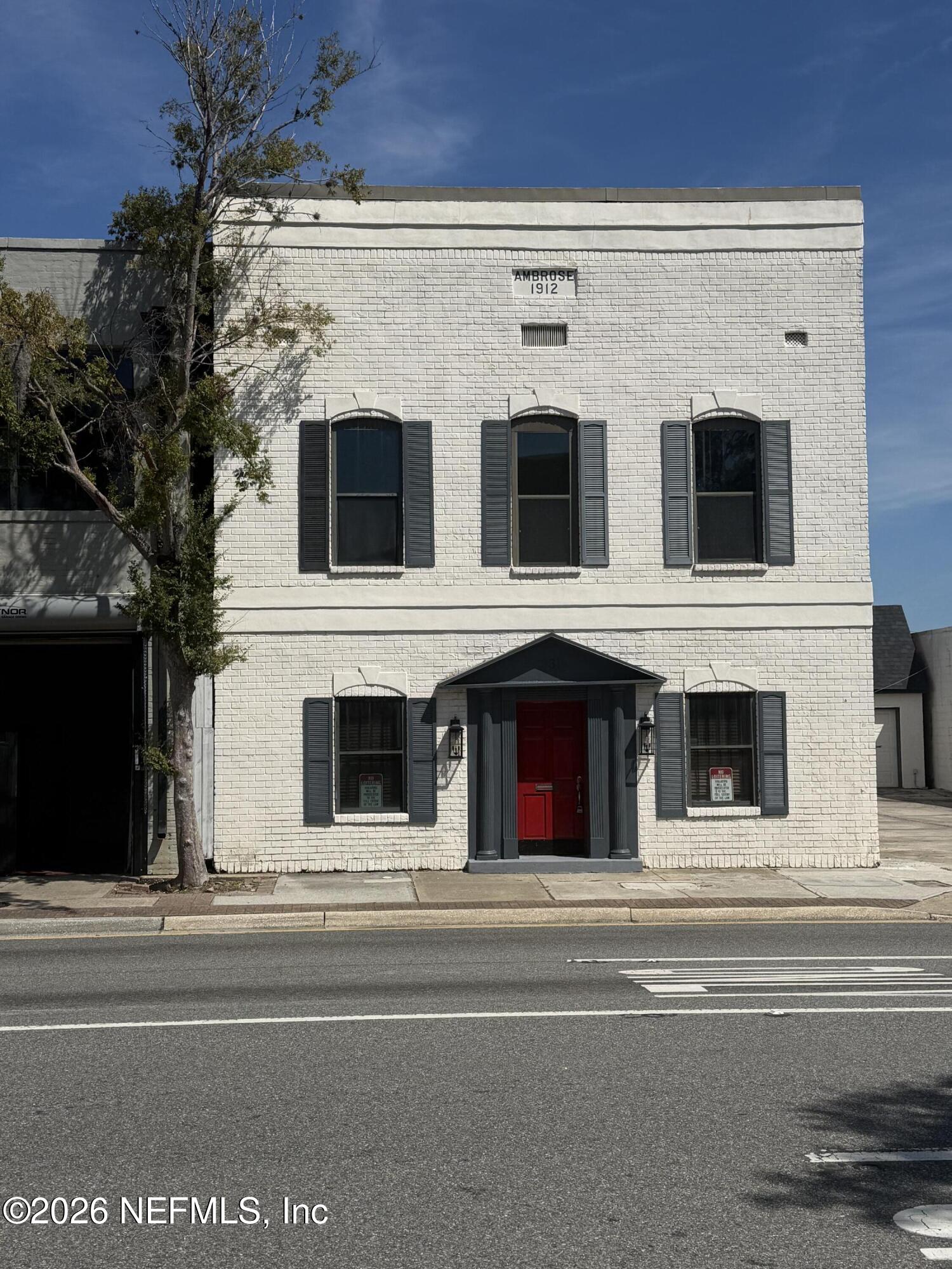 331 E Union Street — photo