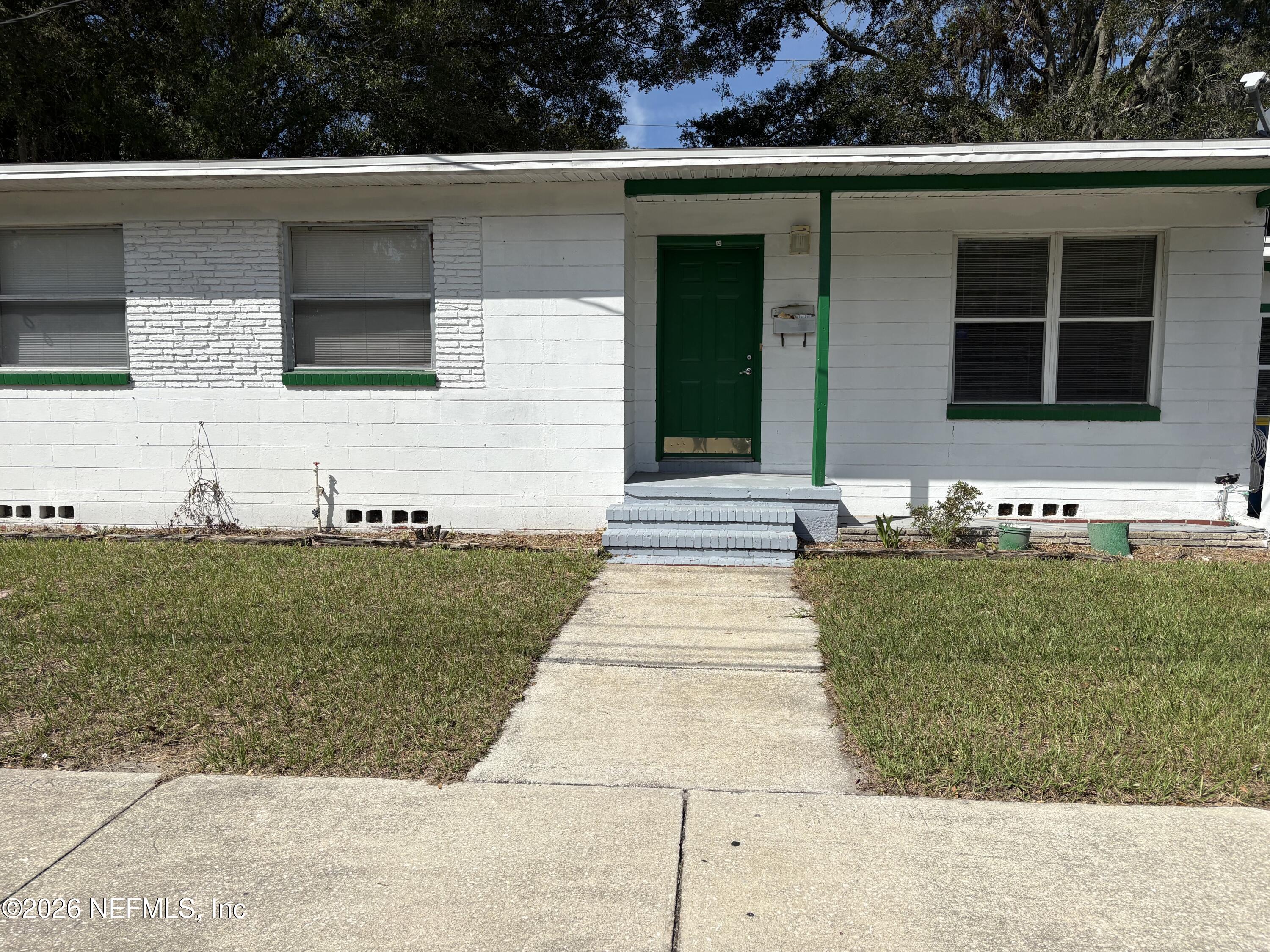 2344 Rogero Road — photo
