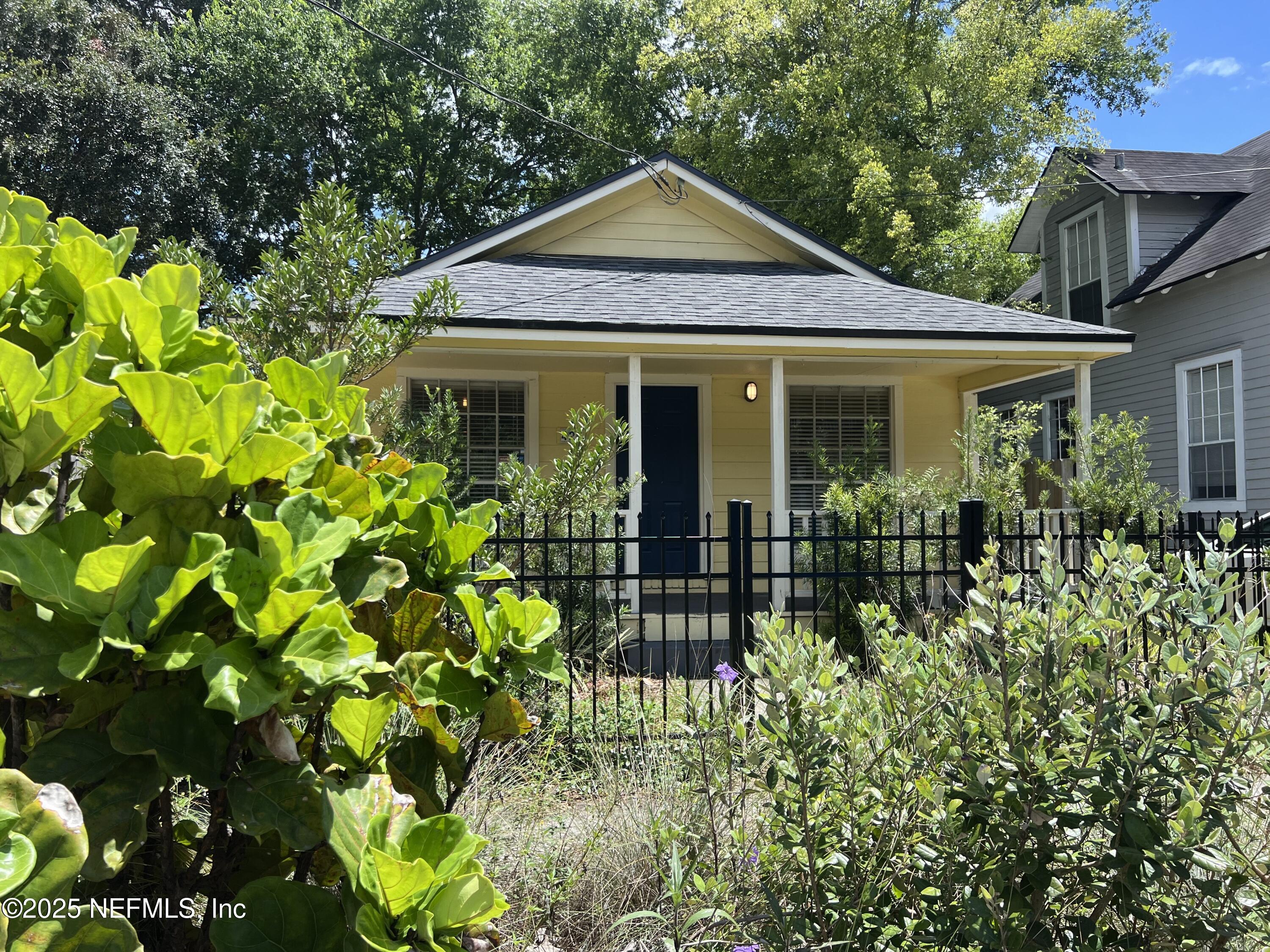 426 Walnut Court — photo