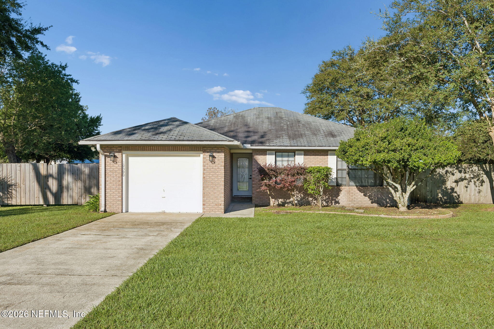 10590 Suzanne Drive — photo