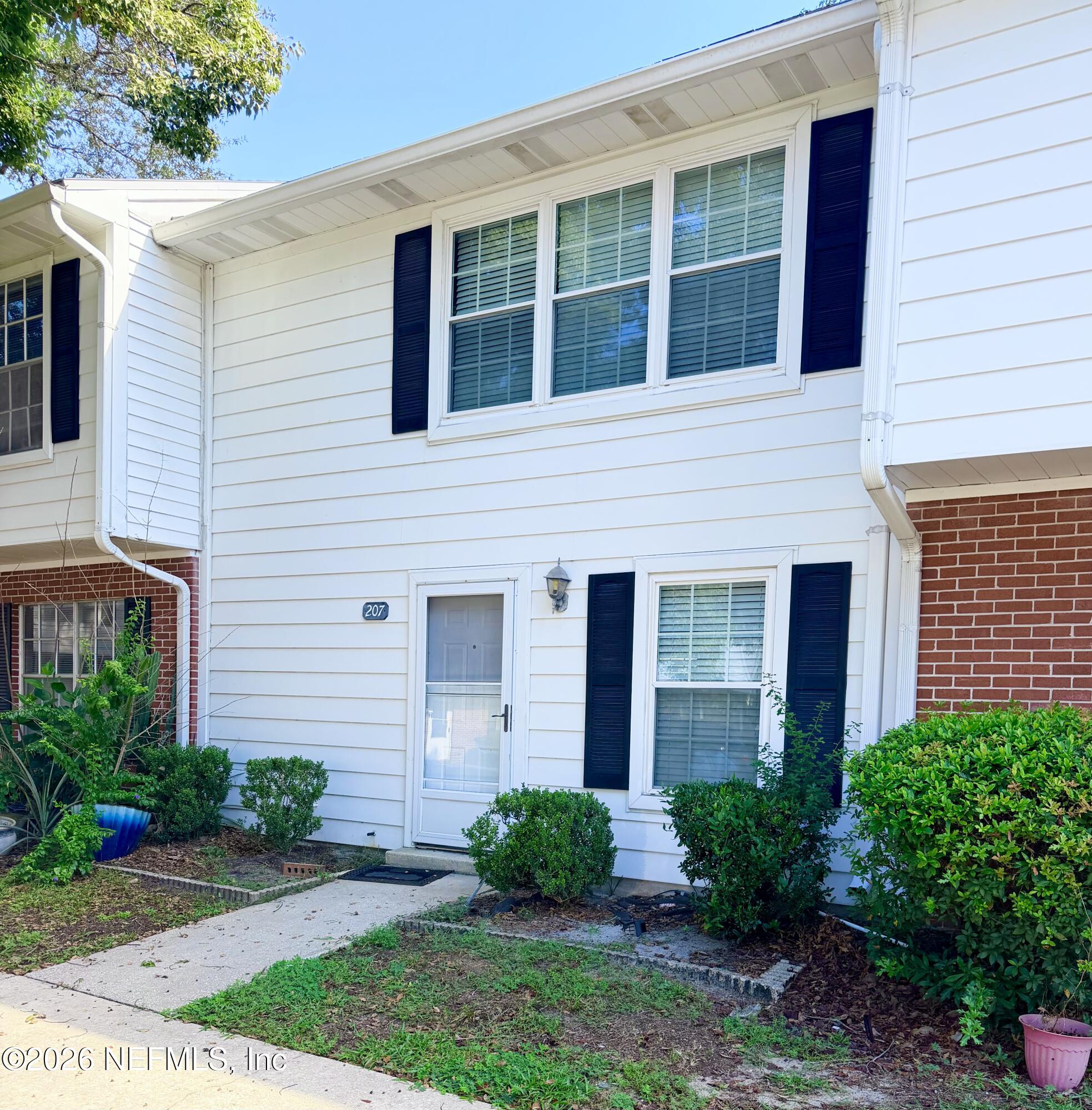 207 Kettering Court — photo