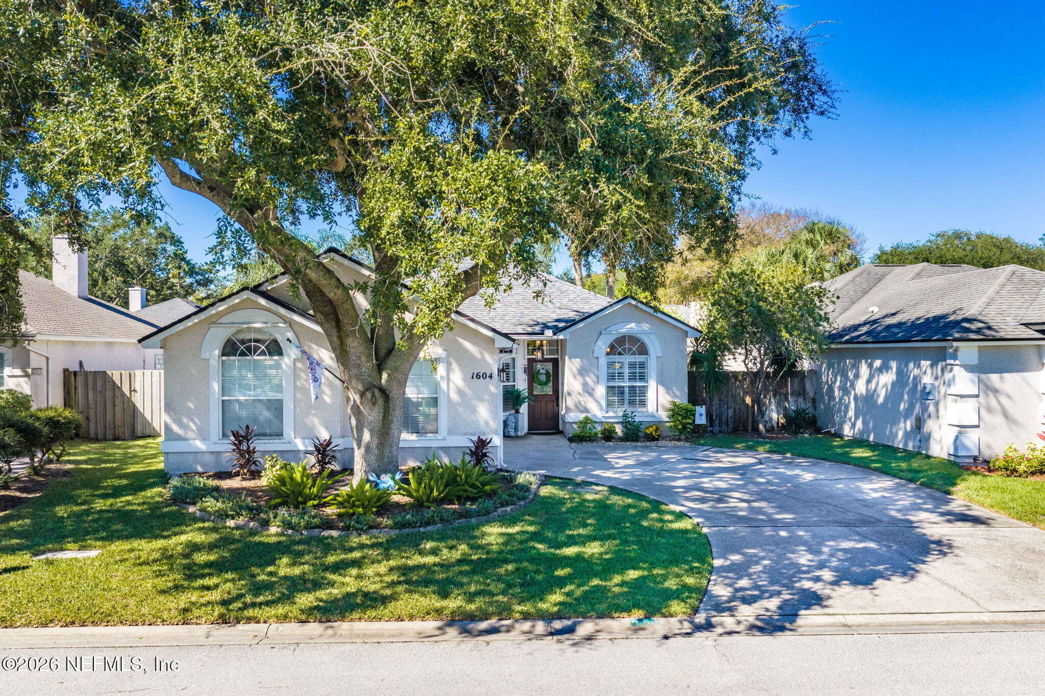 1604 Linkside Drive — photo