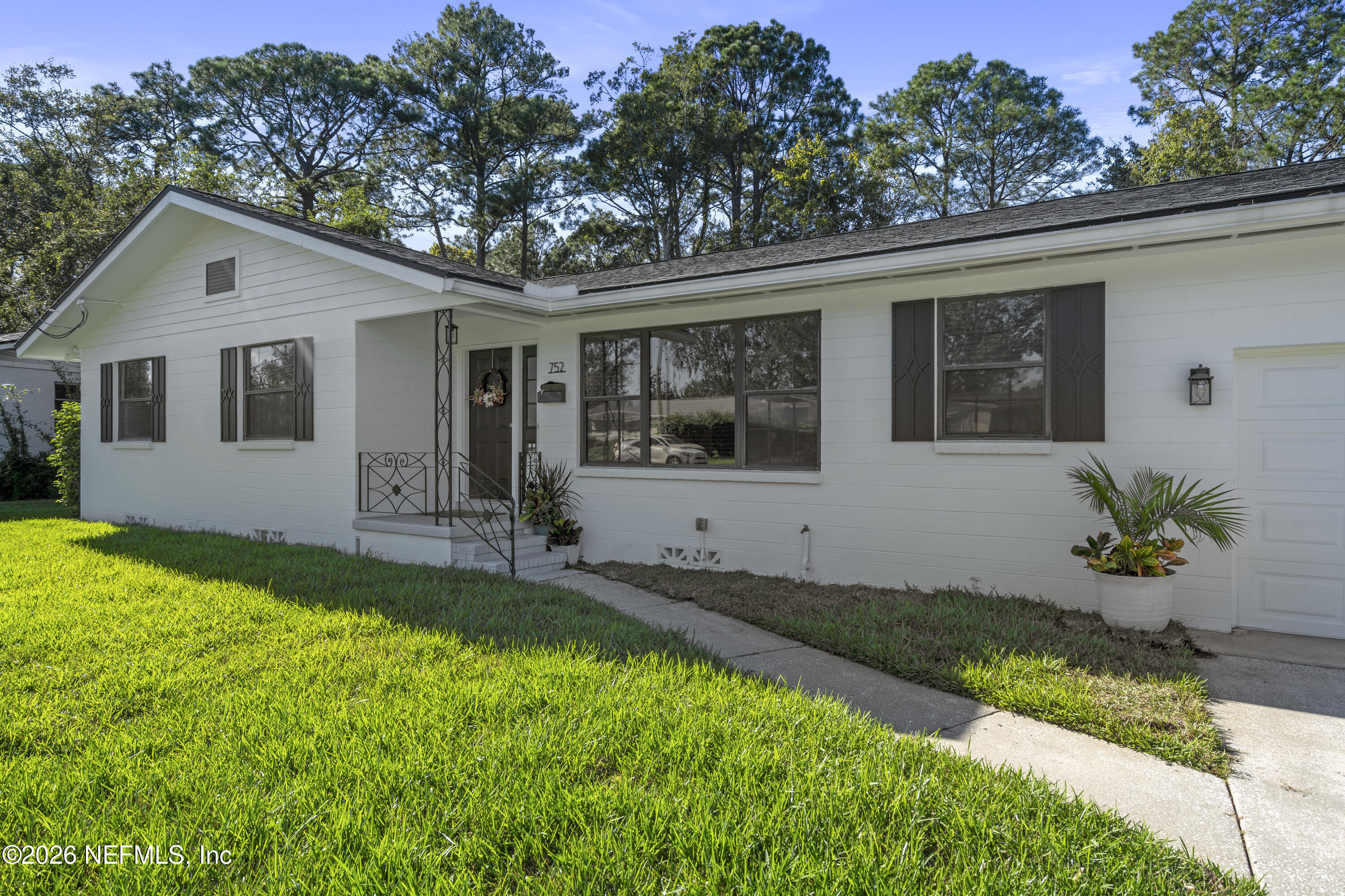 752 Acapulco Road — photo