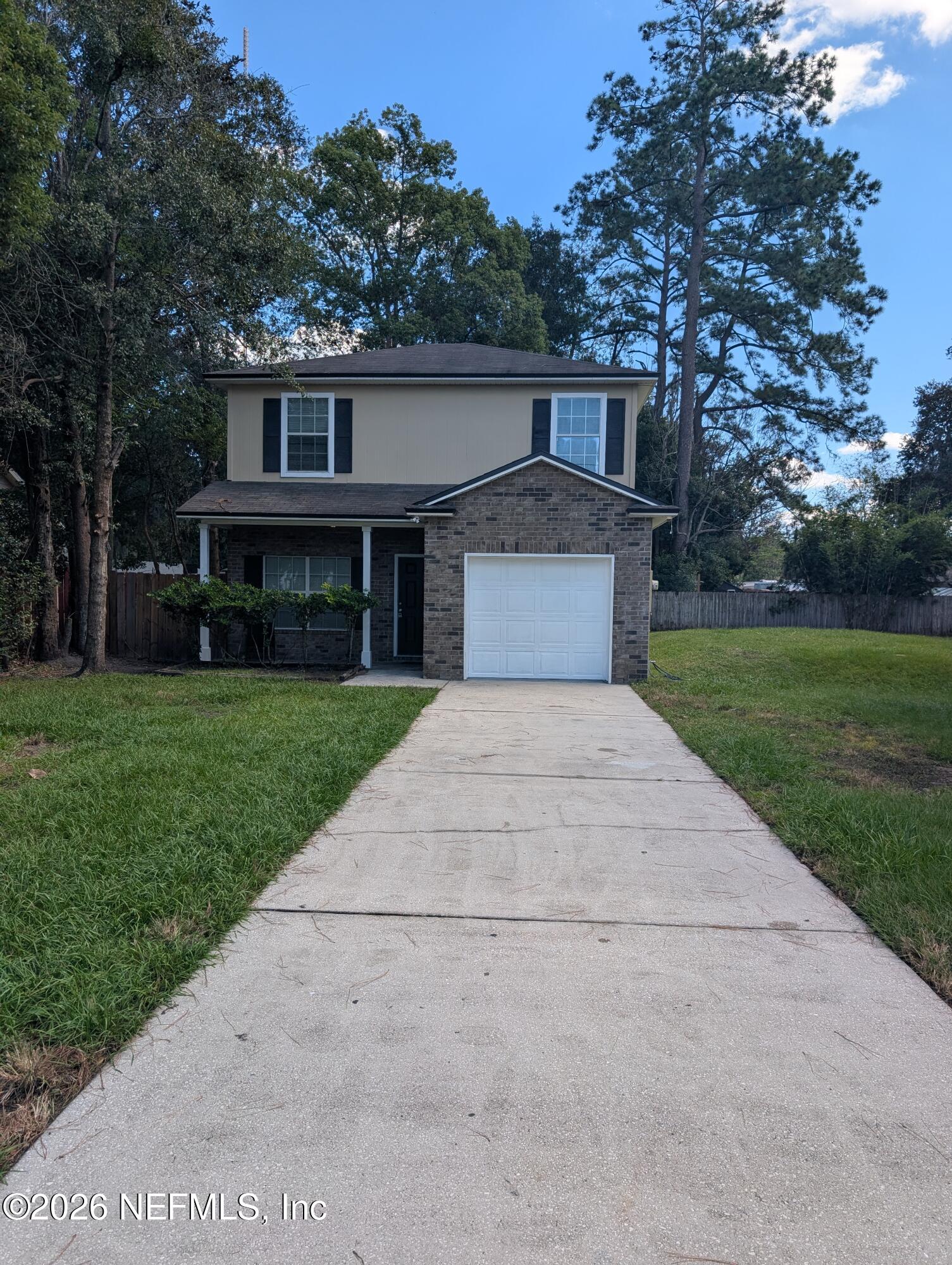 2825 E Circle Street — photo