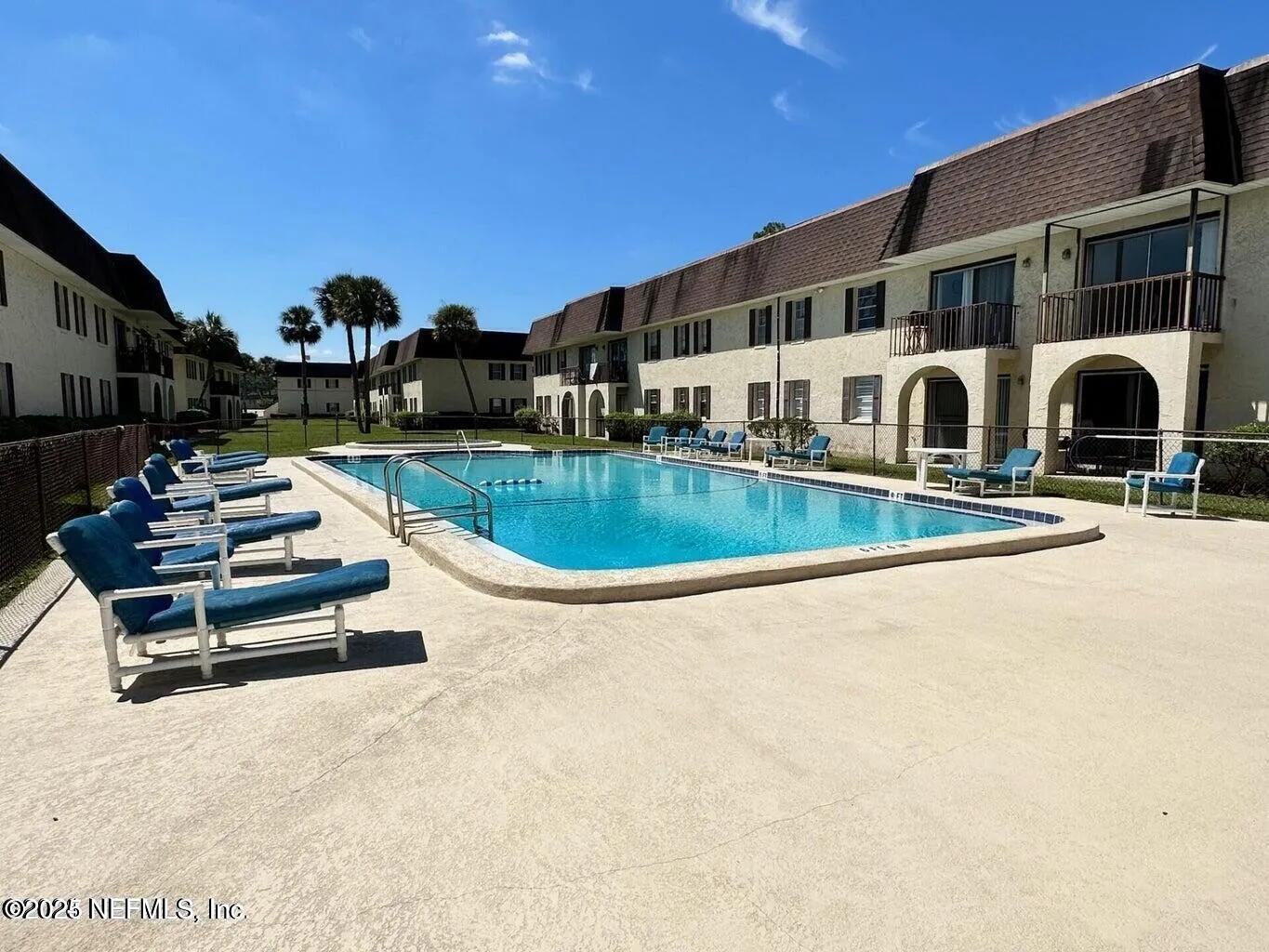 1644 El Camino Road Unit 5 — photo