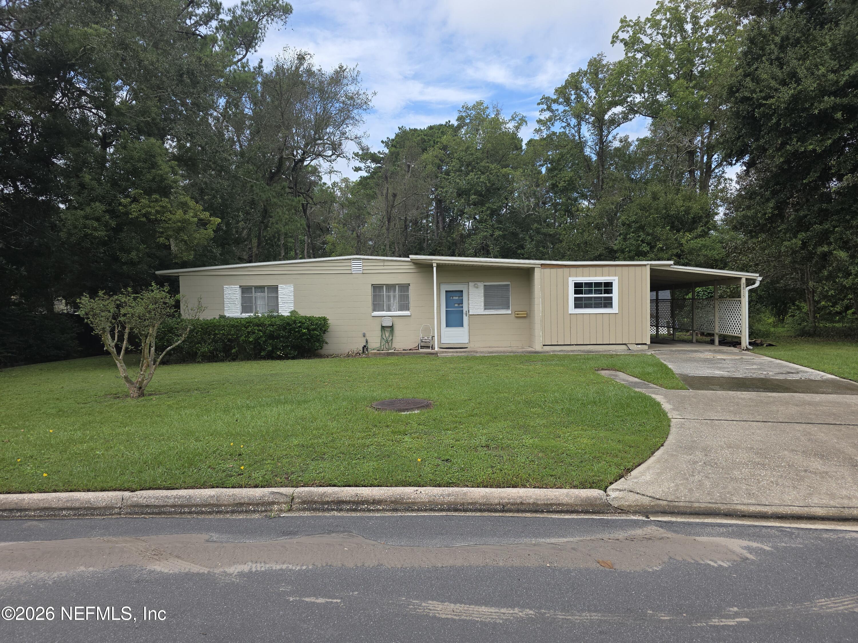 8815 Macarthur Court S — photo