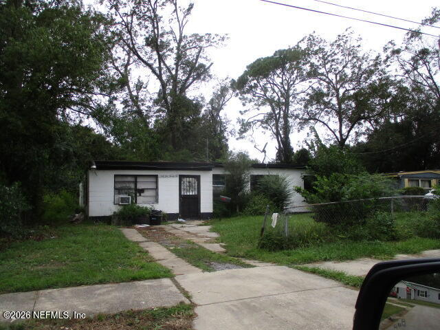 6122 Japonica Road W — photo