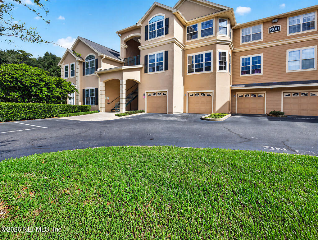 13810 Sutton Park Drive N Unit 832 — photo