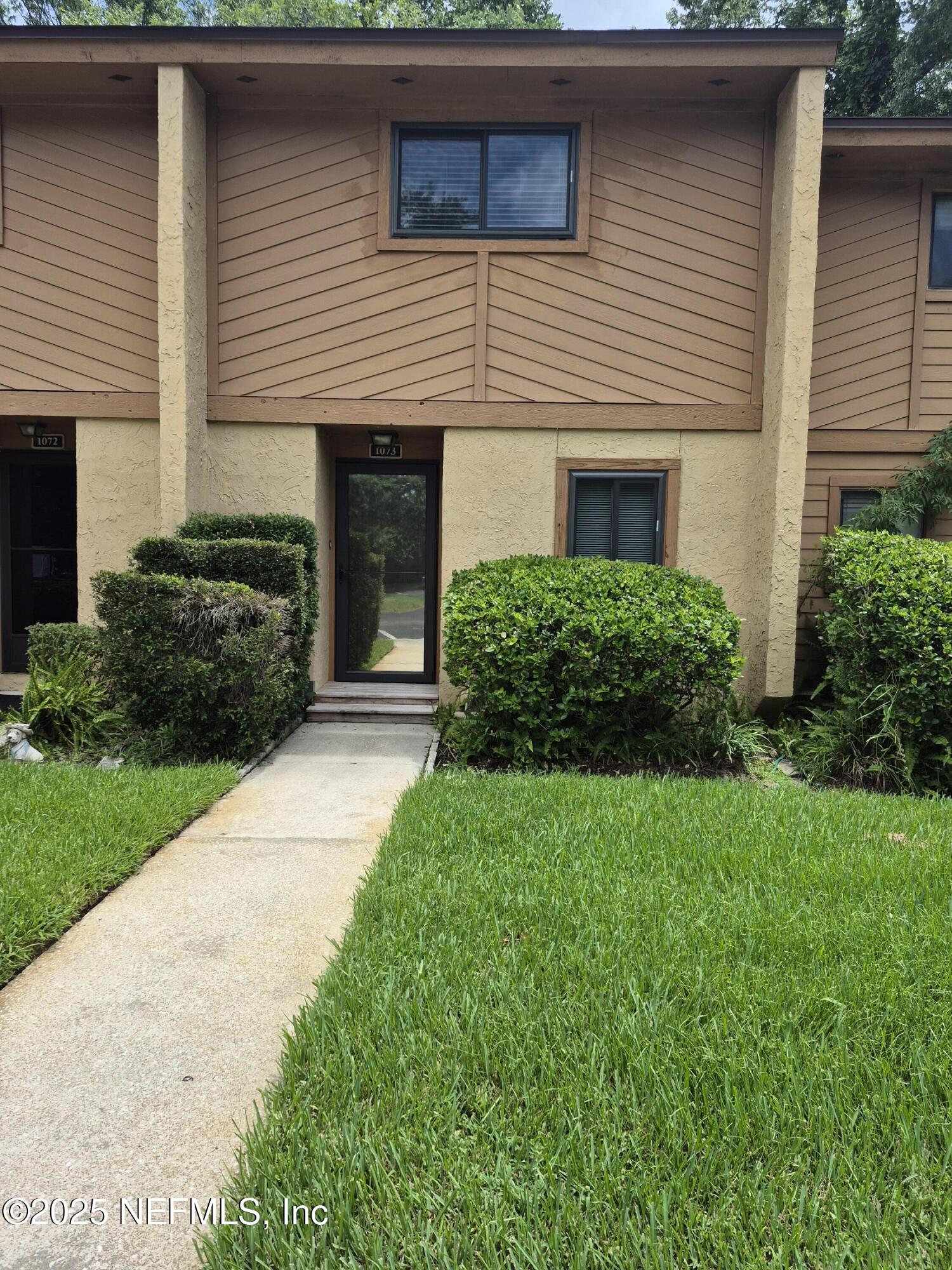 85 Debarry Avenue Unit 1073 — photo