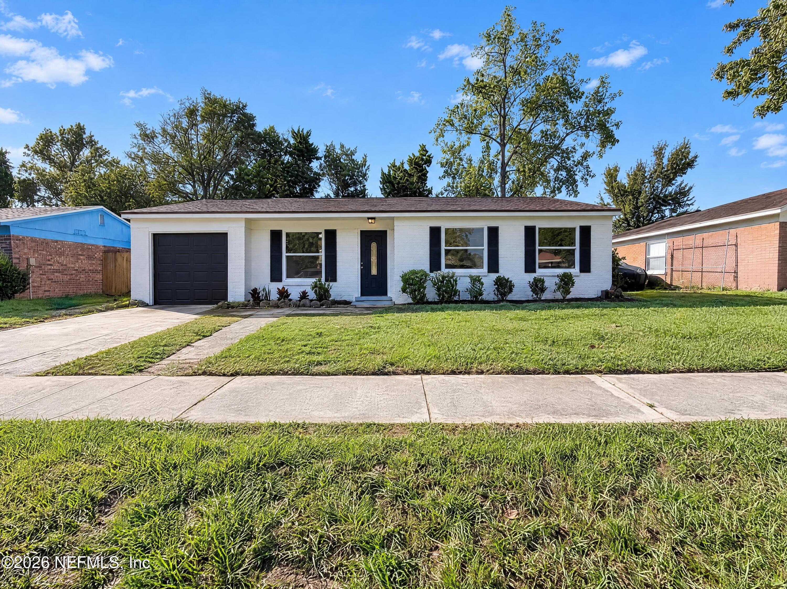 10784 Liscard Road S — photo