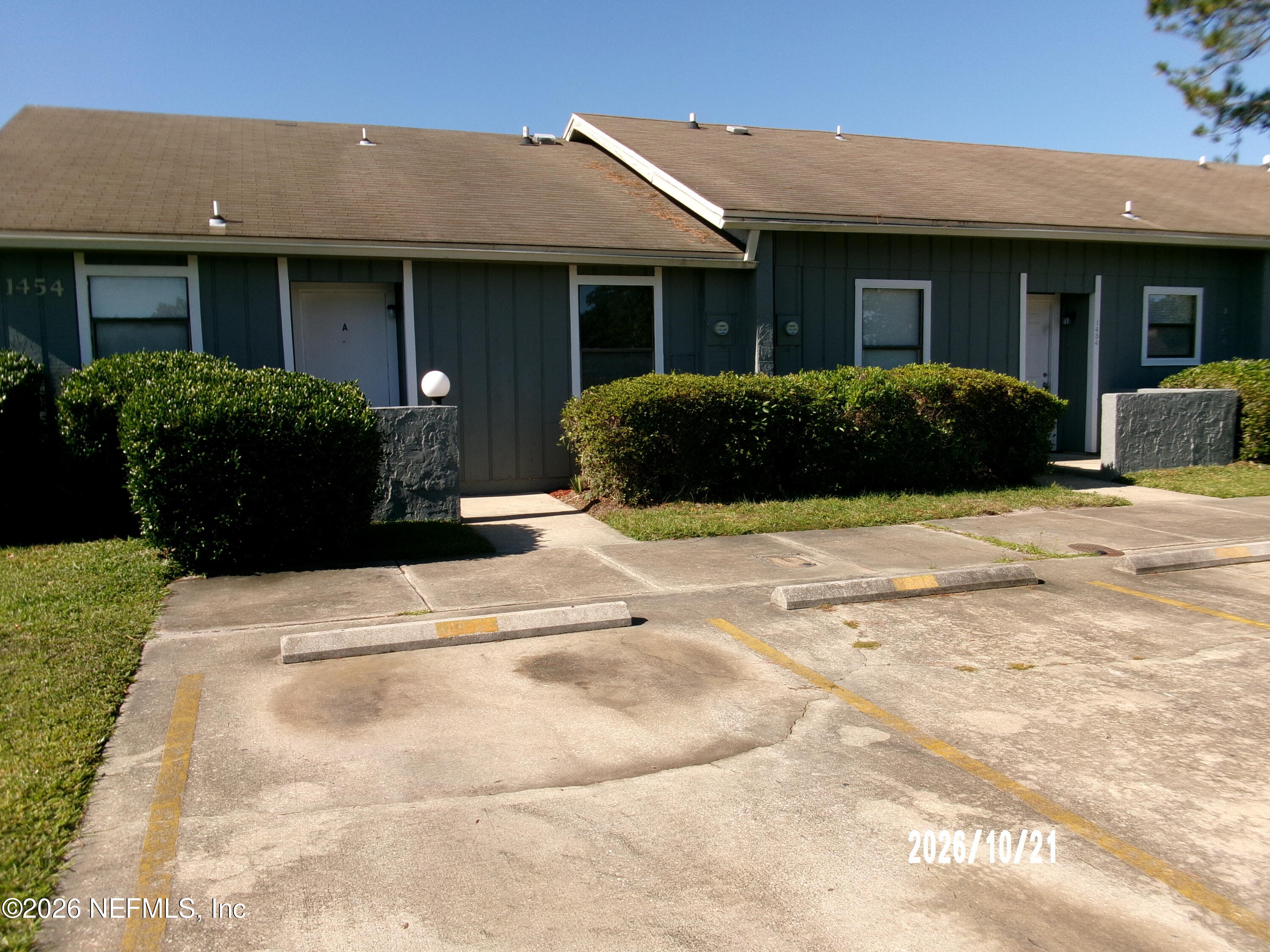 1454 Gifford Avenue Unit B — photo